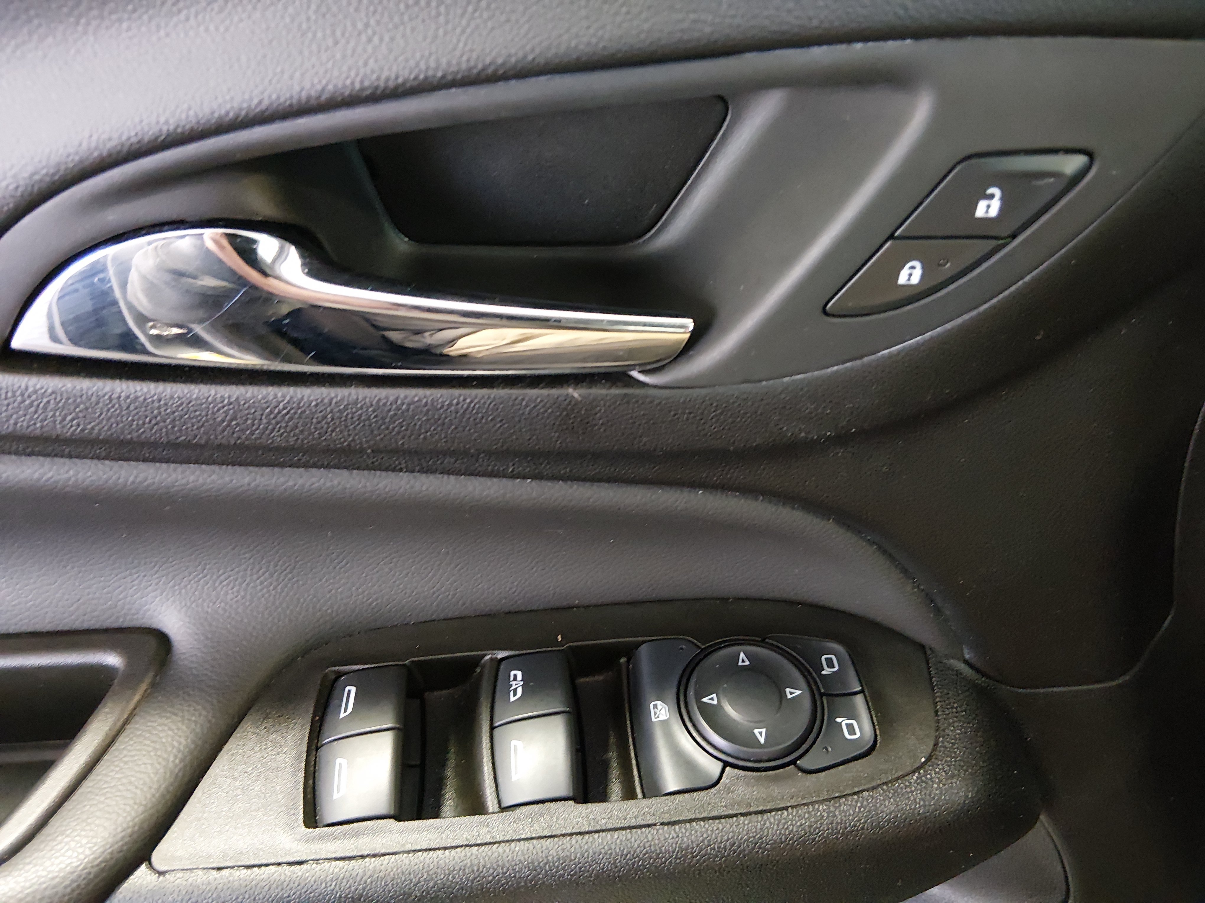 2024 Chevrolet Equinox LT - Photo 20