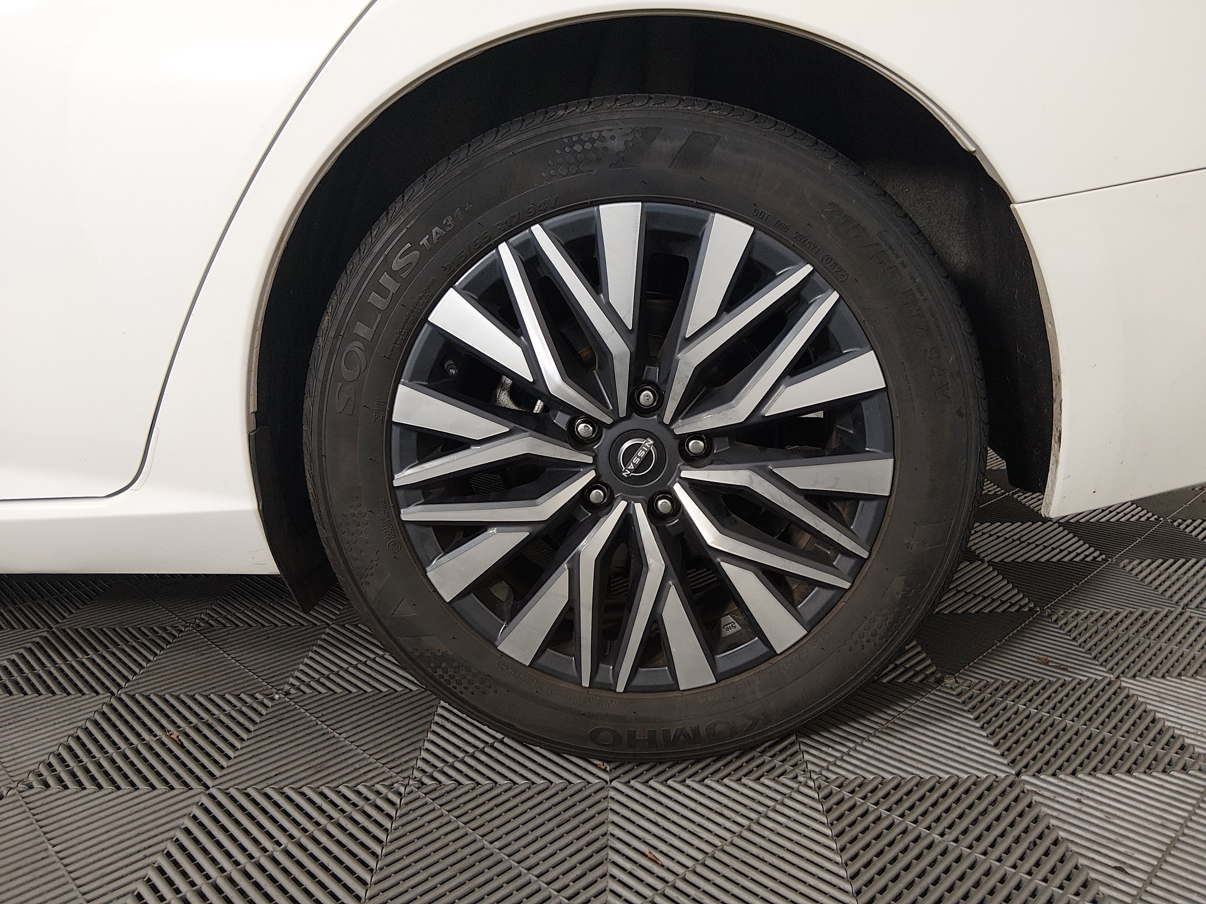 2024 Nissan Altima SV - Photo 10