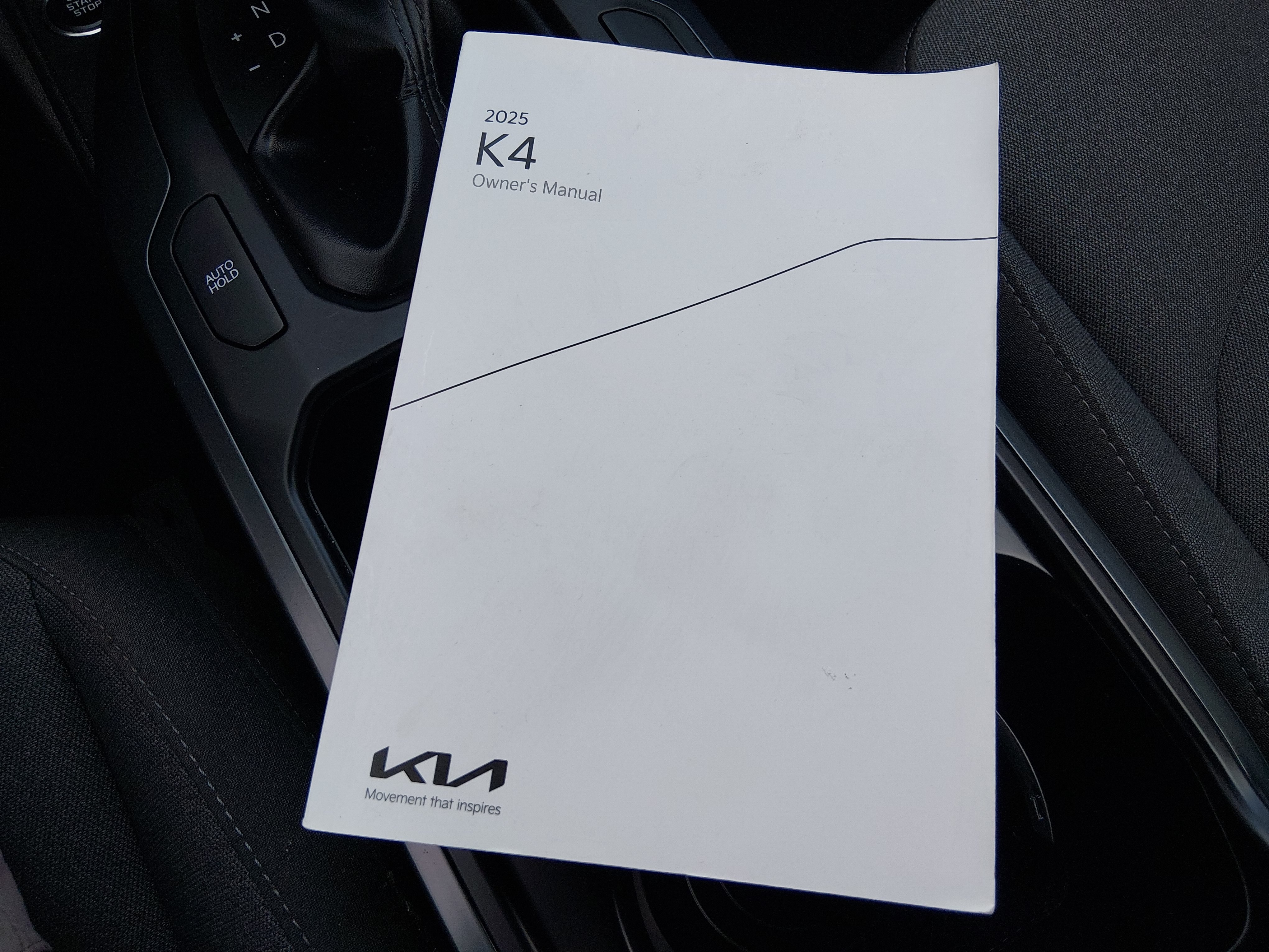 2025 Kia K4 LXS - Photo 19