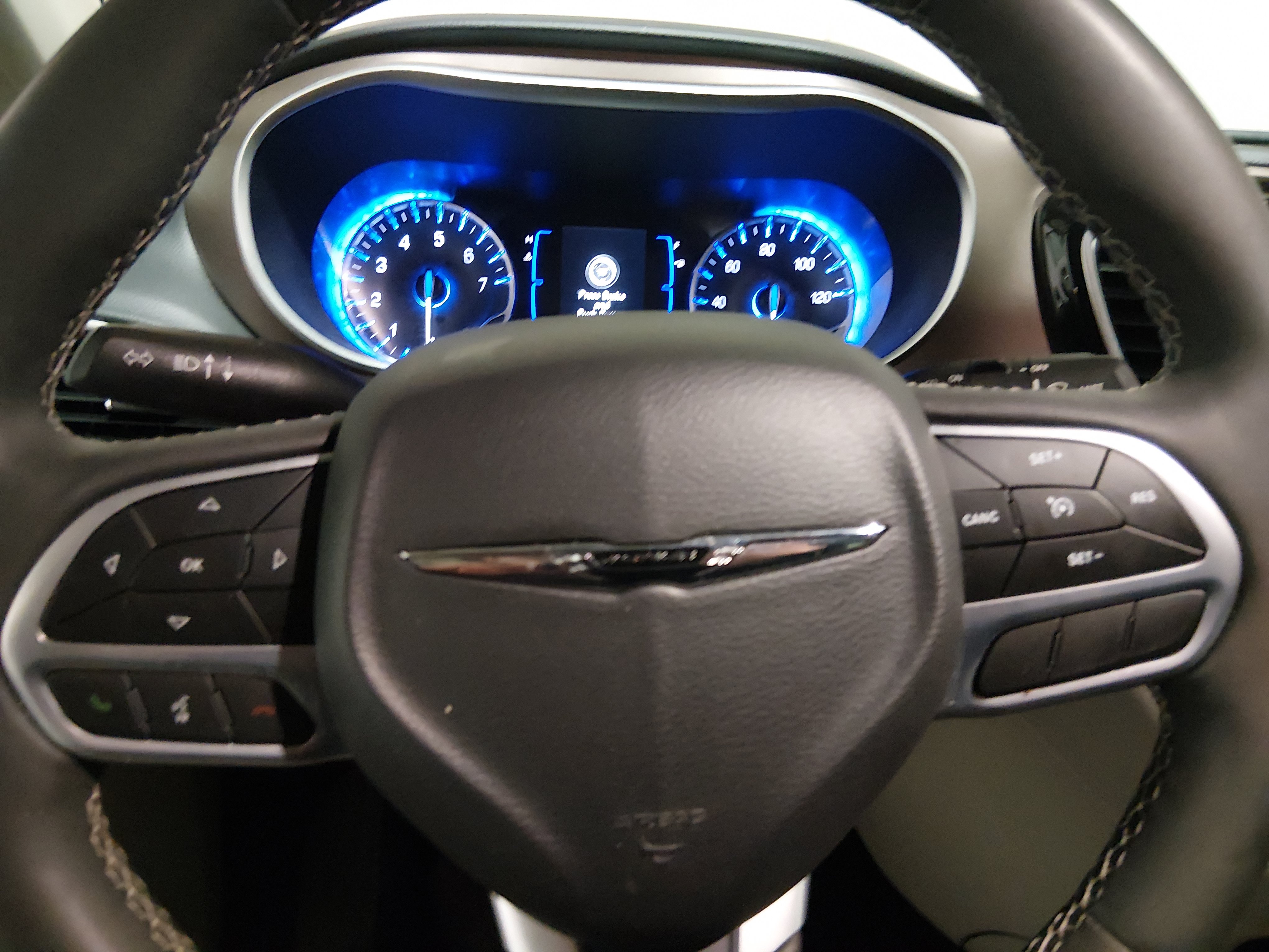 2023 Chrysler Voyager LX - Photo 12
