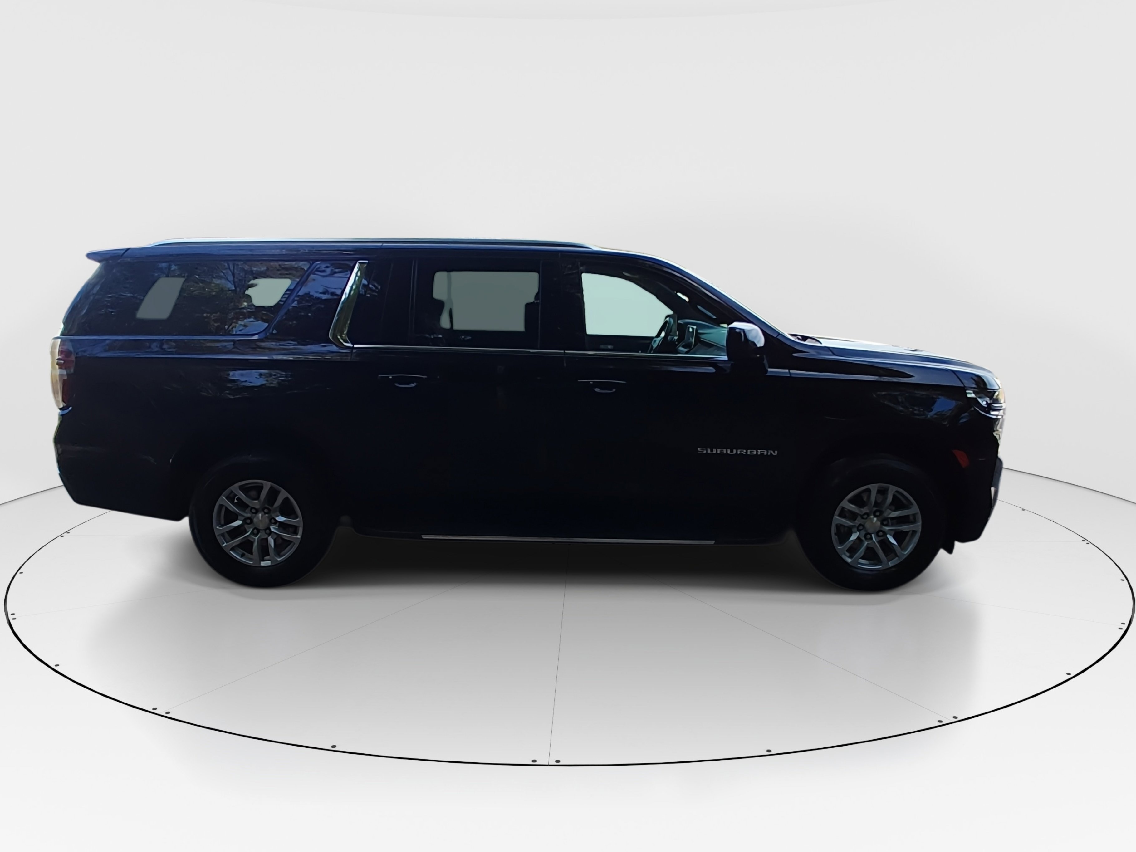 2024 Chevrolet Suburban LT - Photo 8