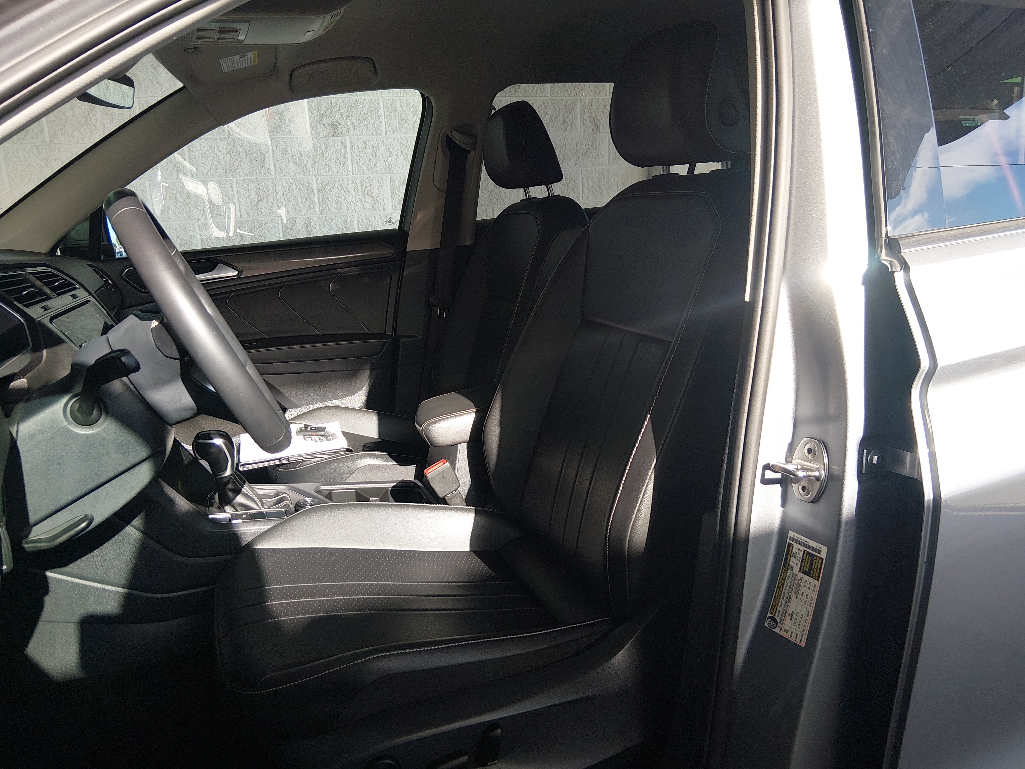 2024 Volkswagen Tiguan SE - Photo 10