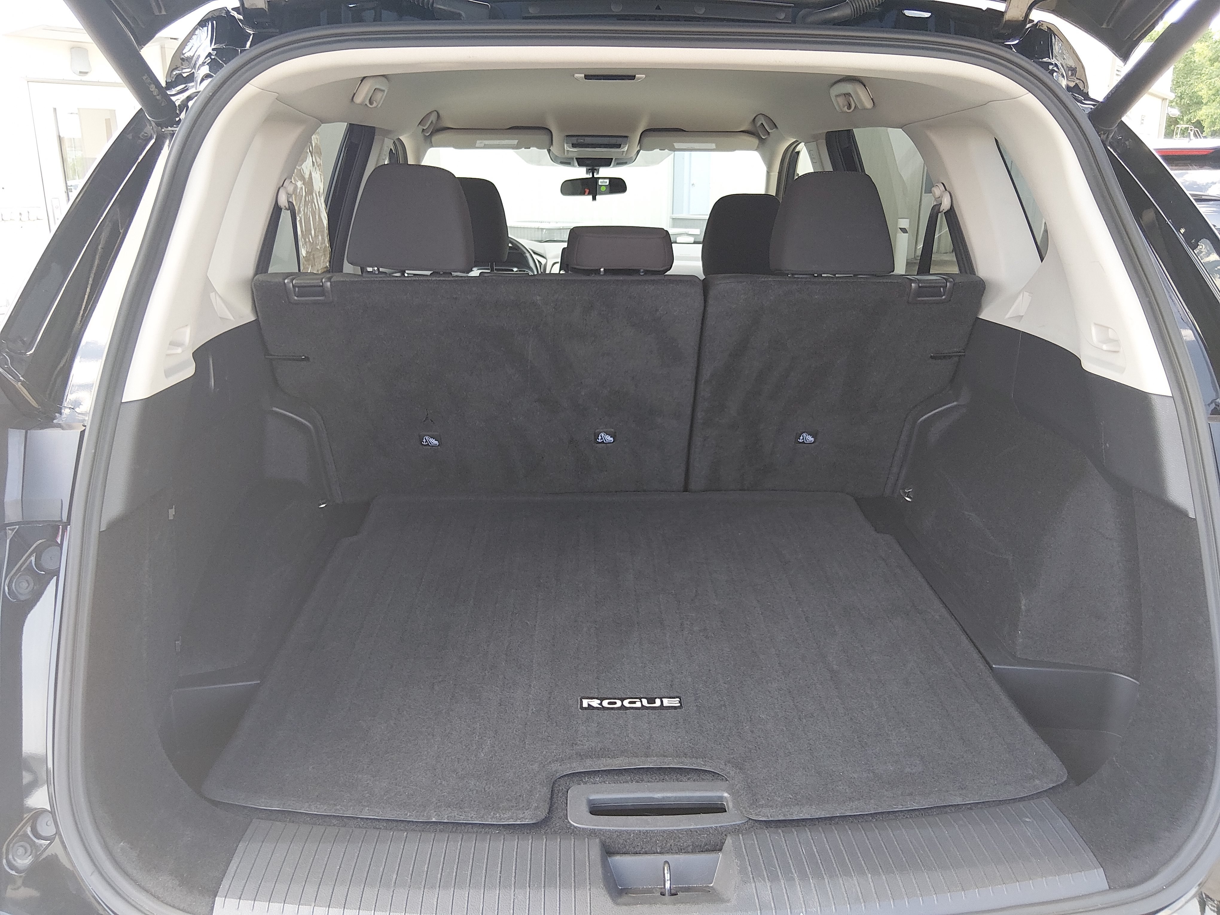 2025 Nissan Rogue SV - Photo 11