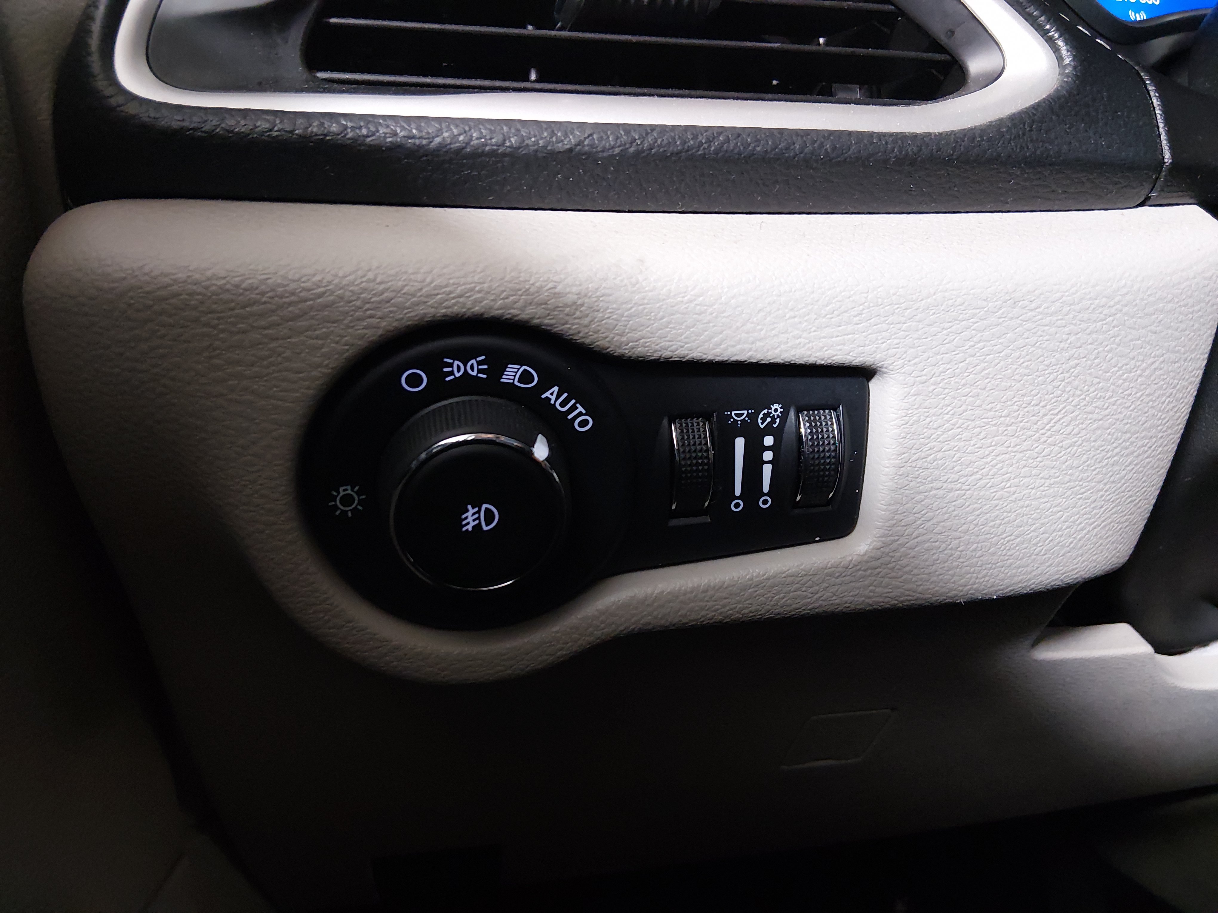 2024 Chrysler Pacifica PHEV Select - Photo 13