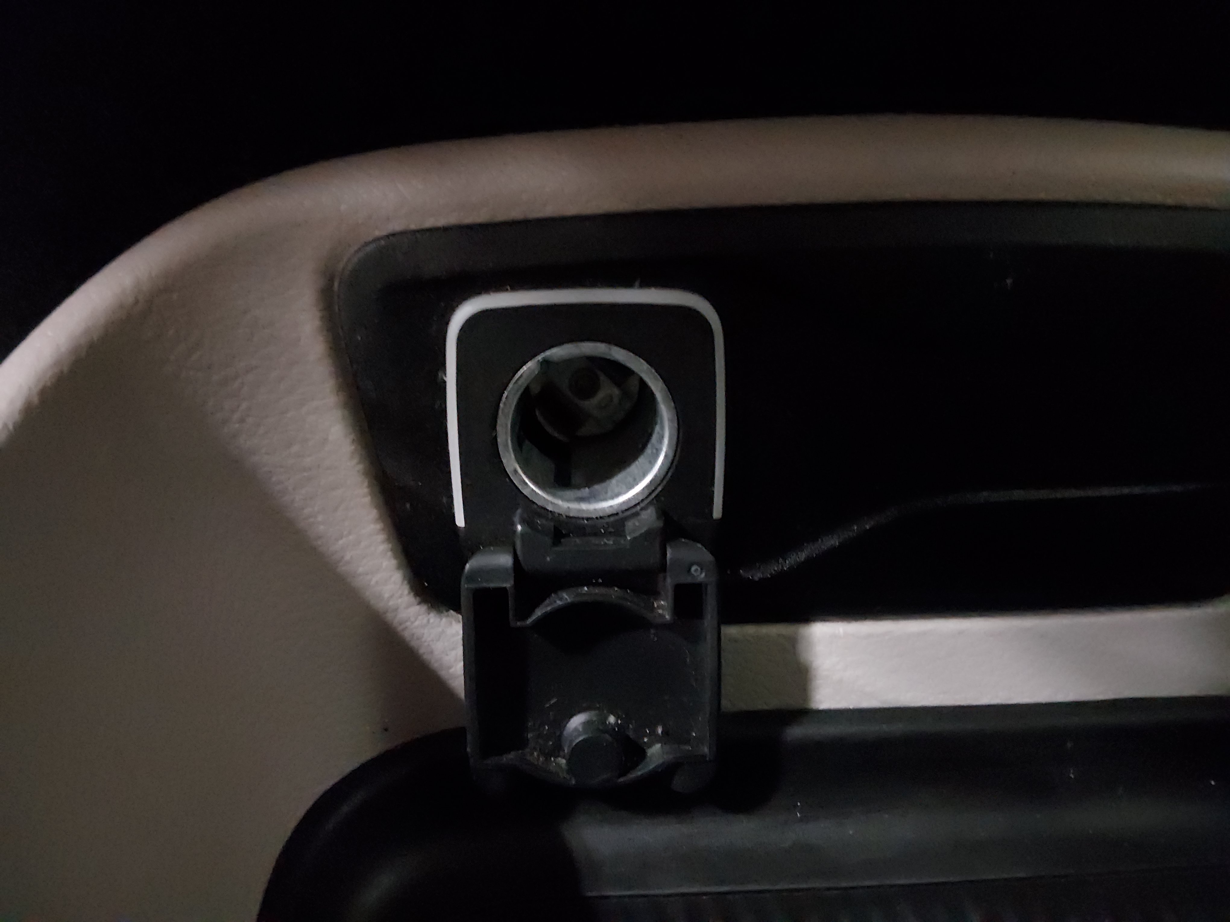 2024 Chrysler Voyager LX - Photo 21