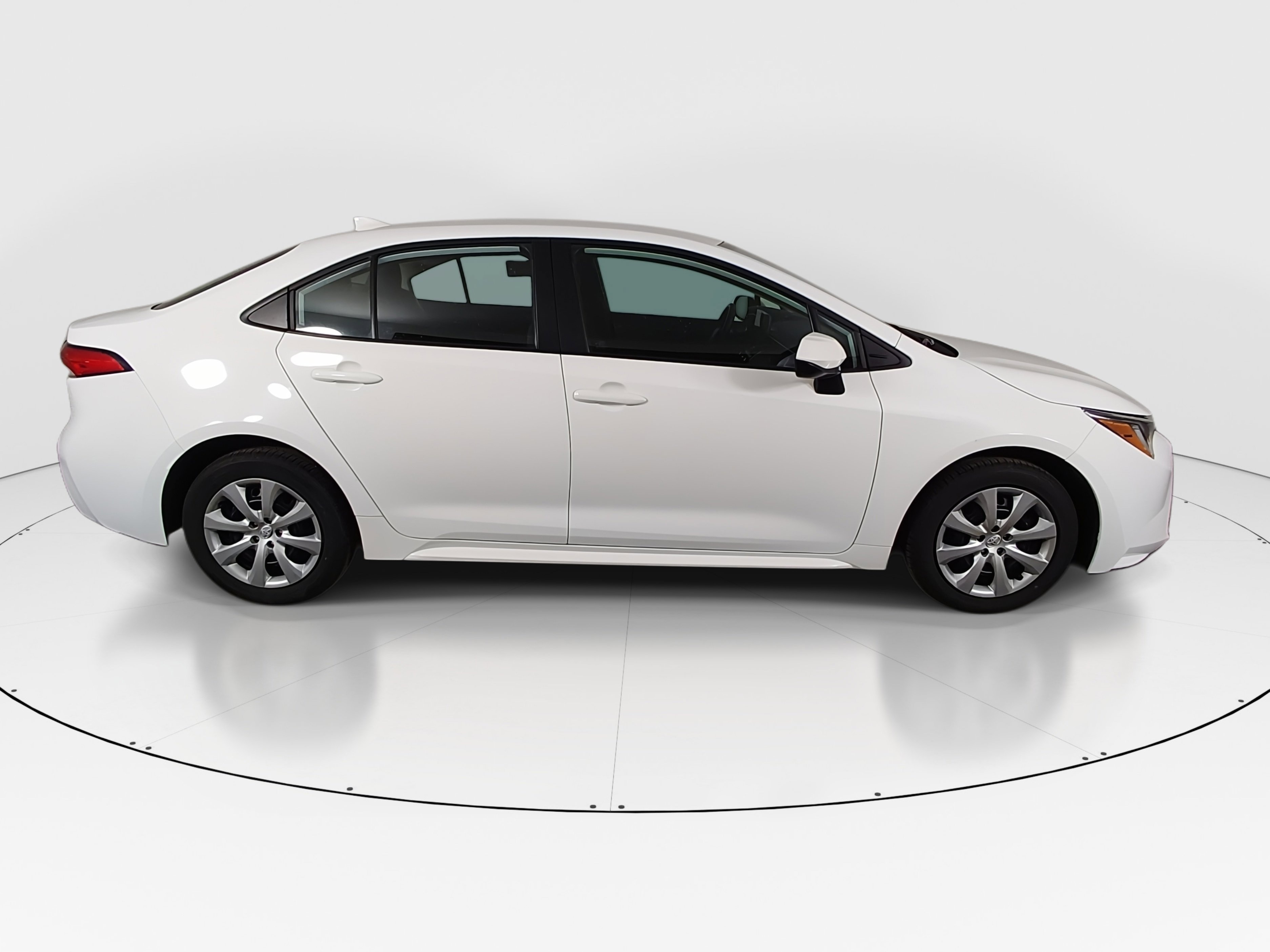 2024 Toyota Corolla LE - Photo 8
