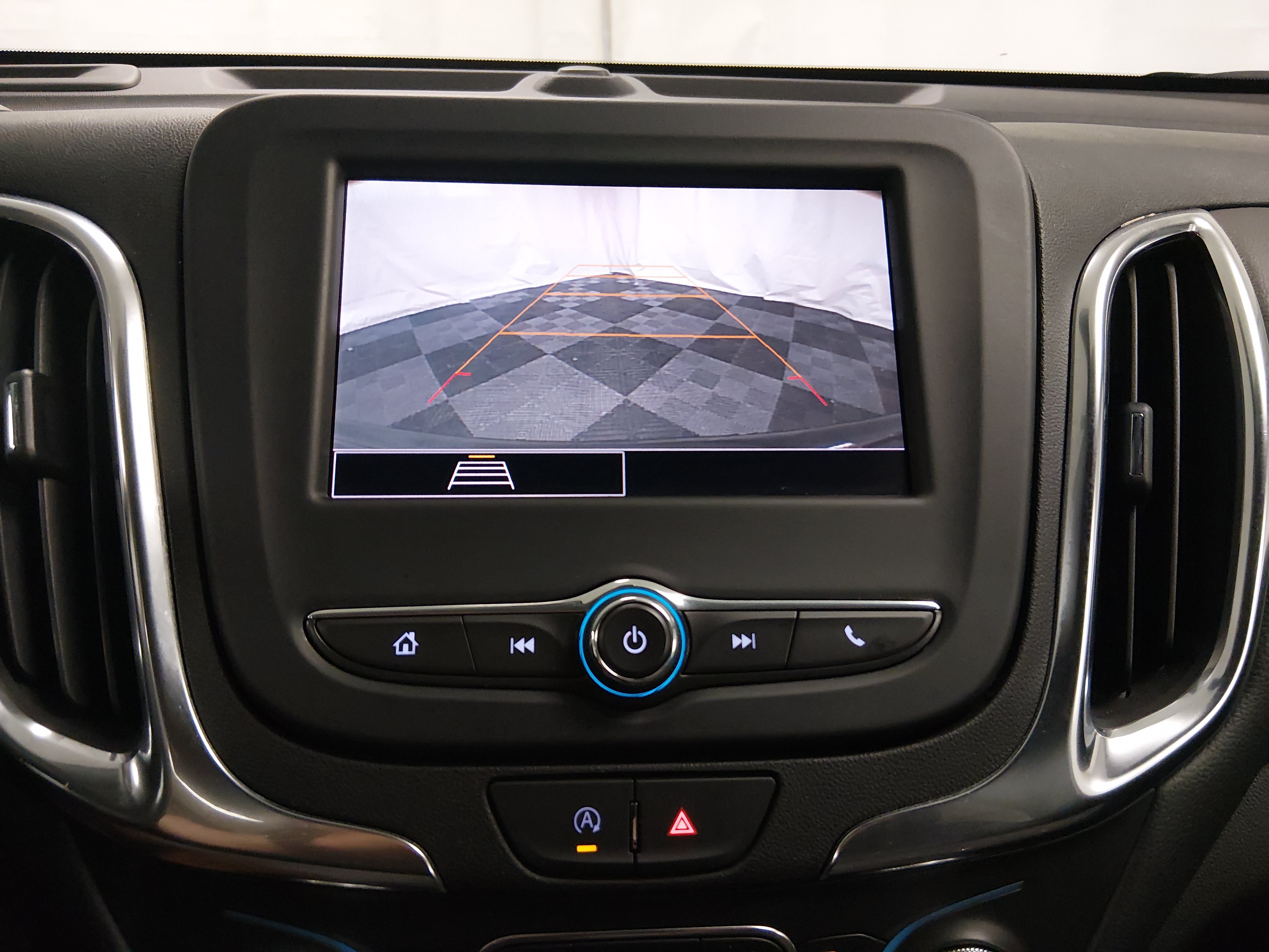 2024 Chevrolet Equinox LT - Photo 16