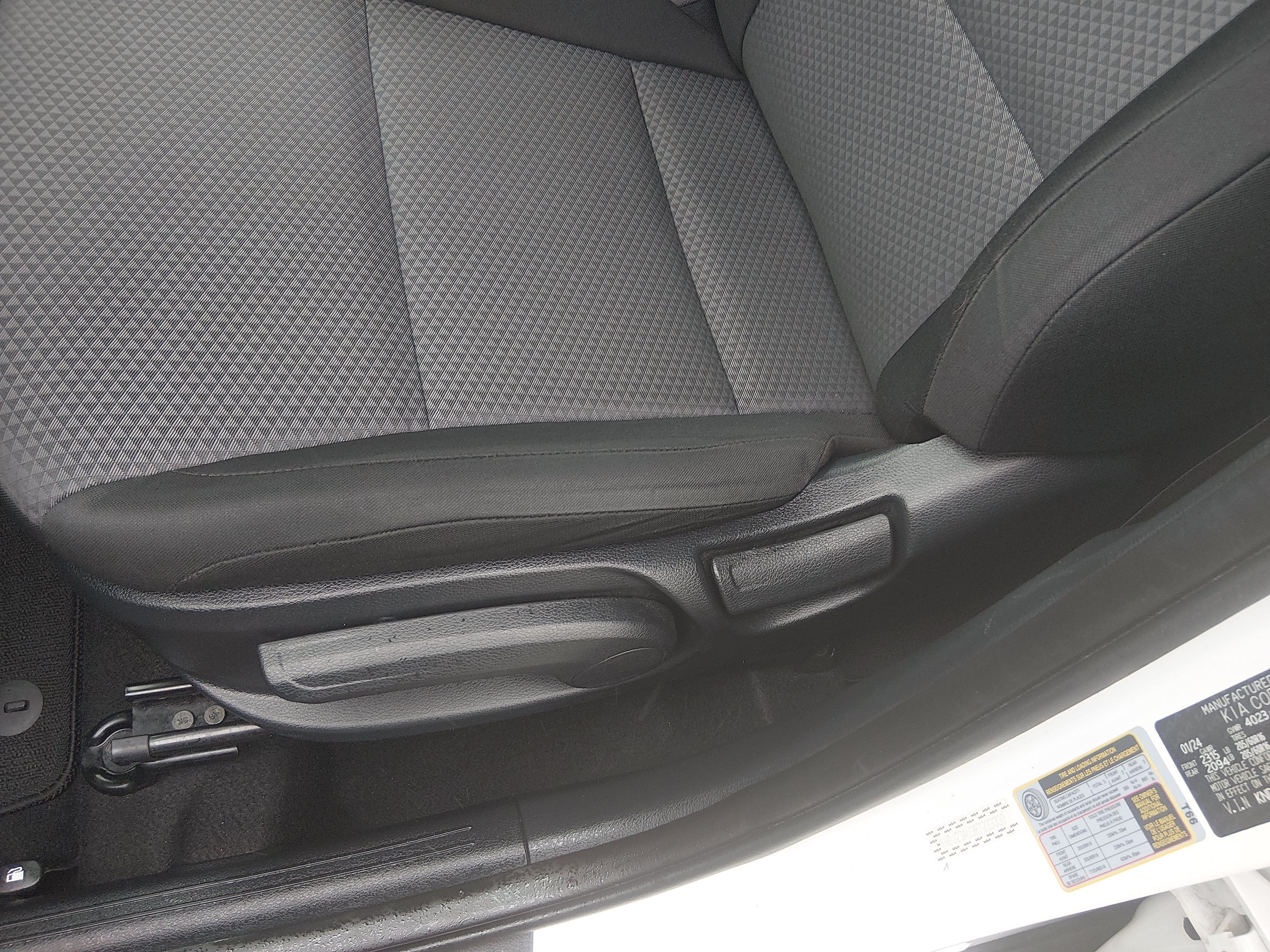 2024 Kia Soul LX - Photo 19