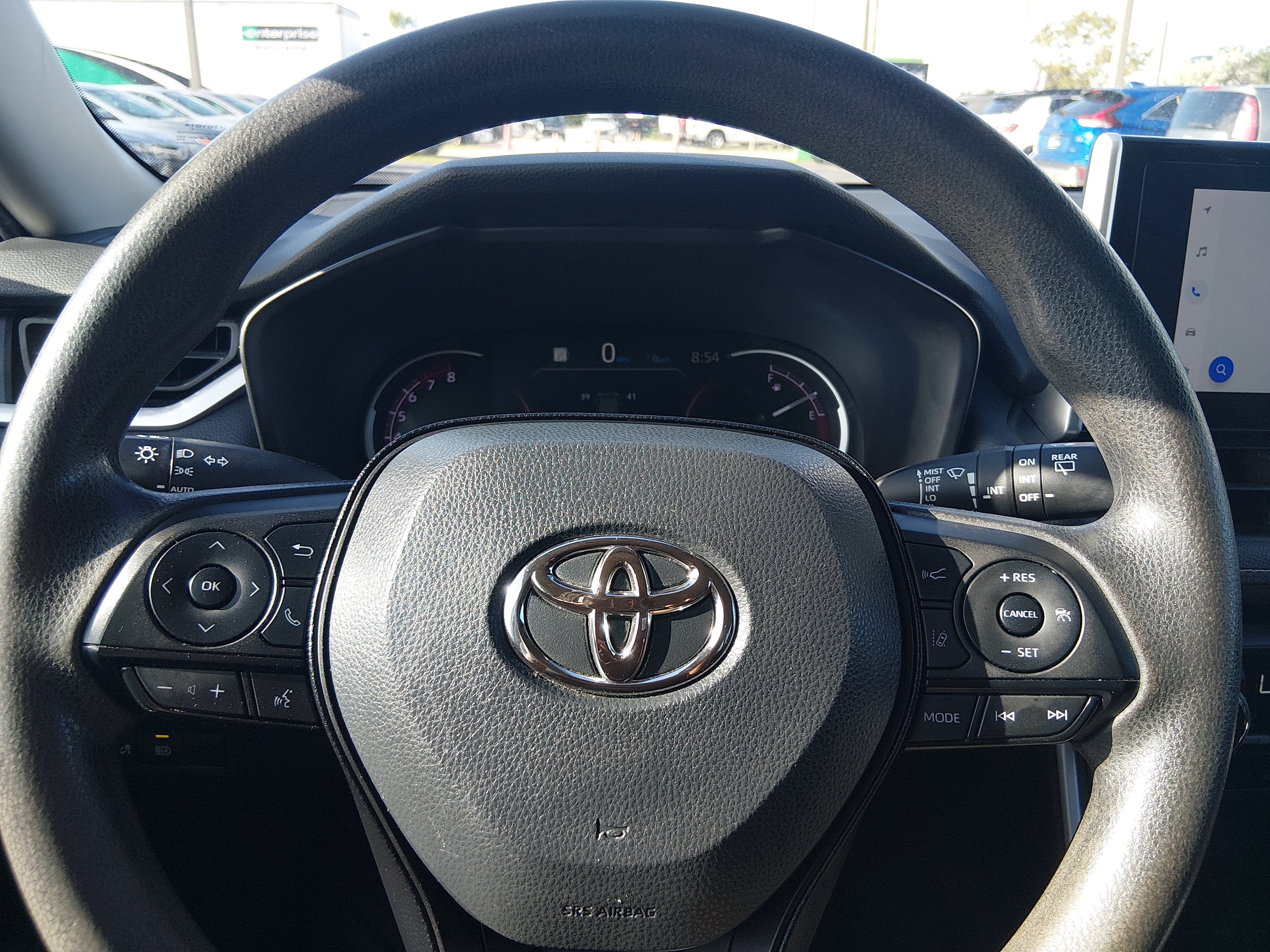 2024 Toyota RAV4 XLE - Photo 12