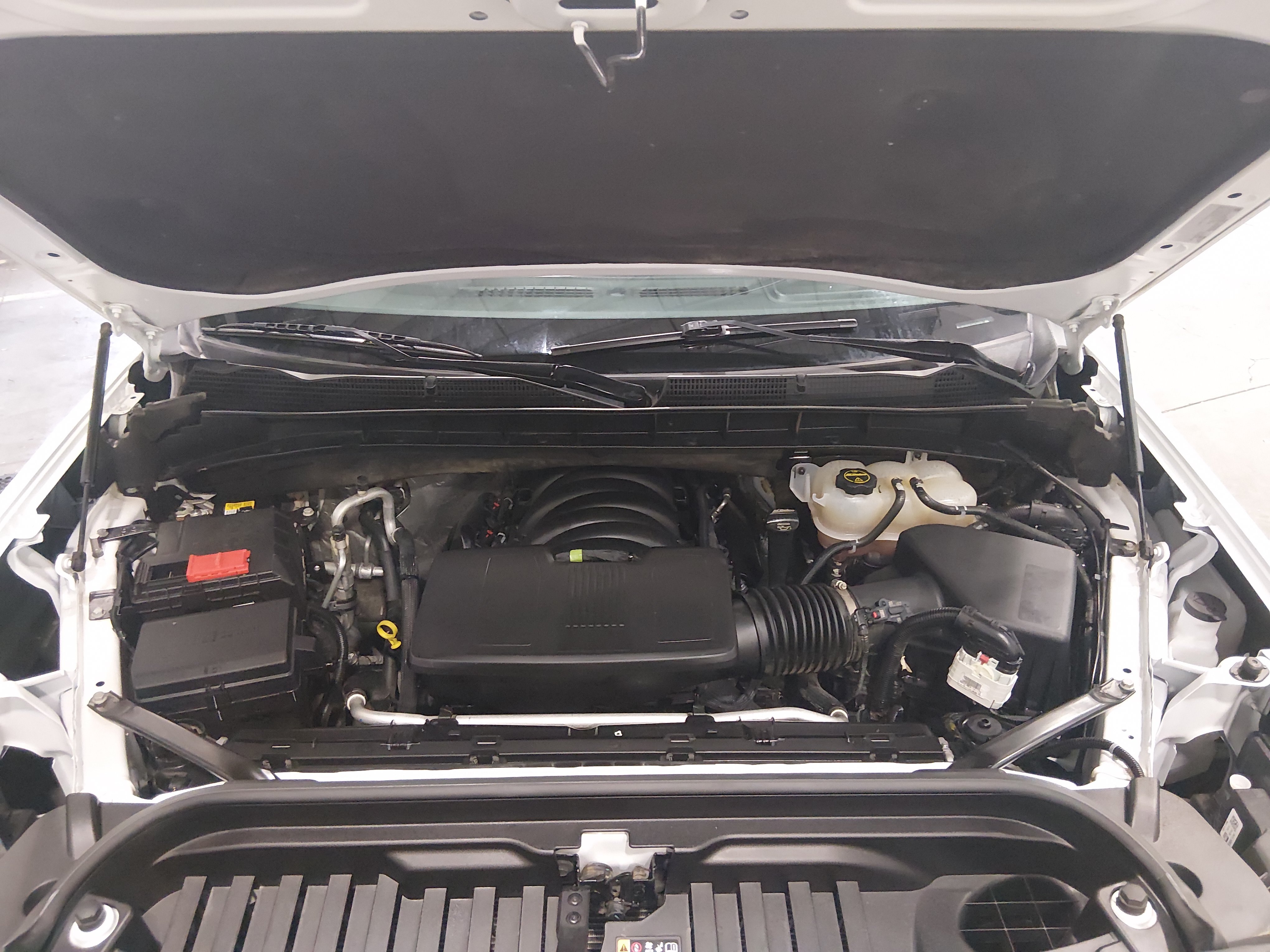 2024 GMC Sierra 1500 SLT - Photo 9