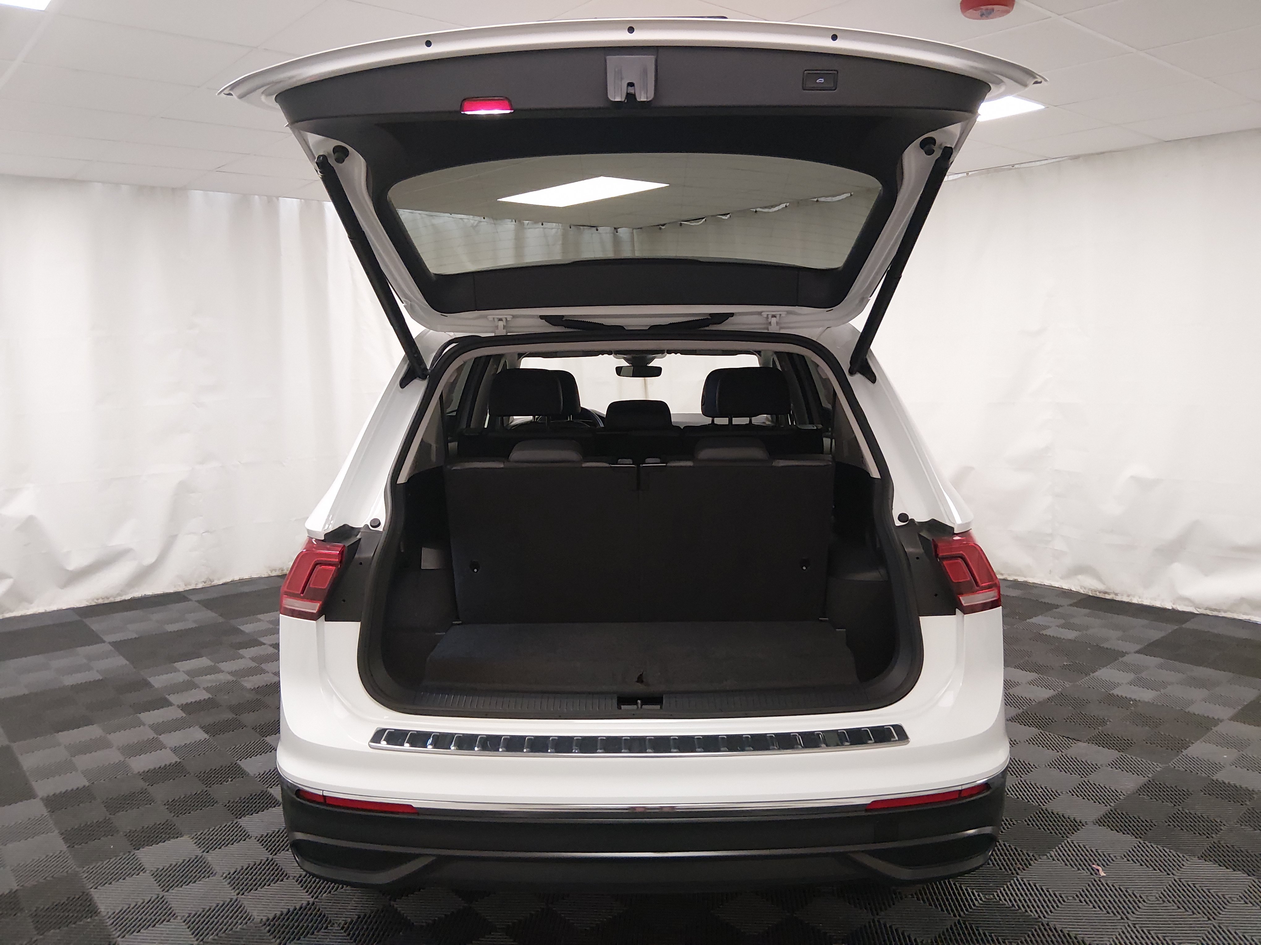 2024 Volkswagen Tiguan Wolfsburg Edition - Photo 11