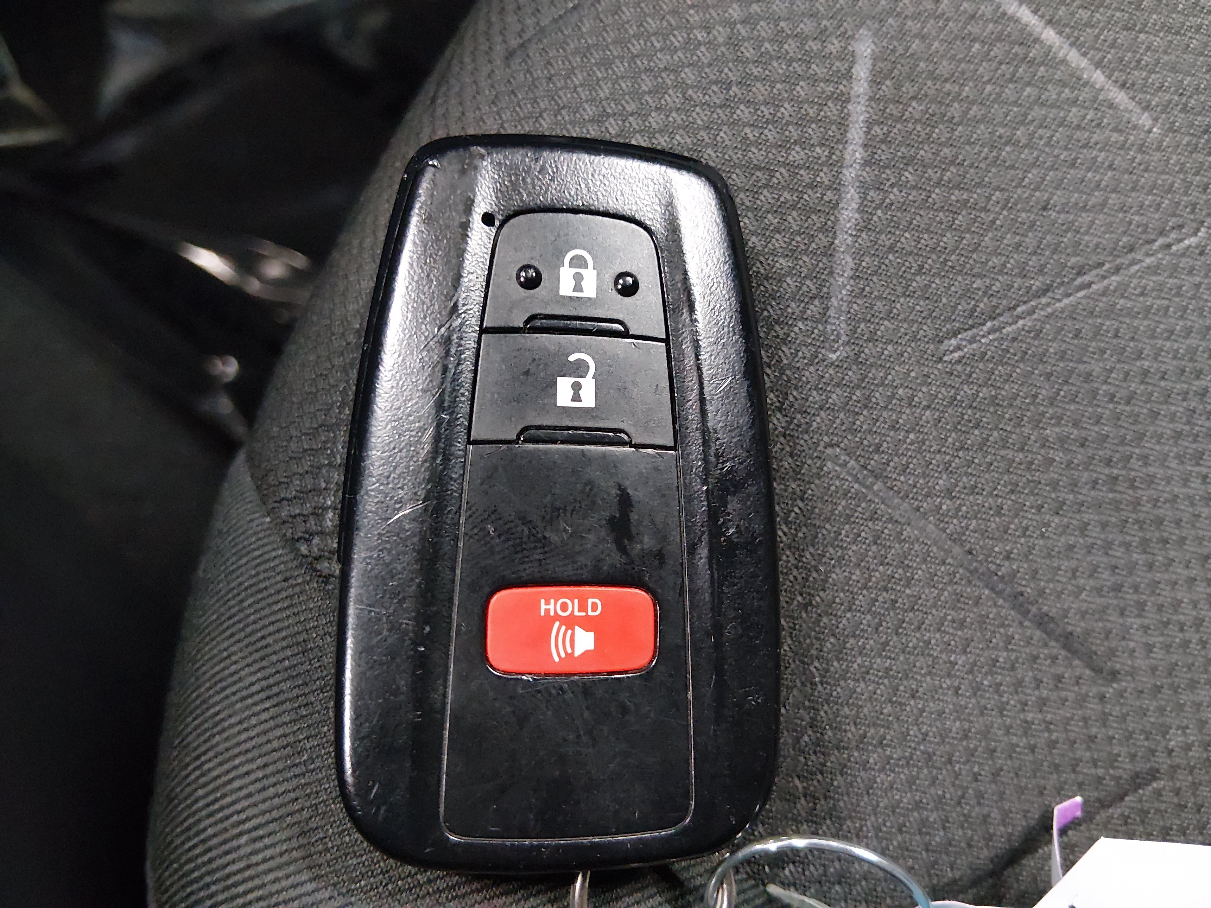 2024 Toyota RAV4 XLE - Photo 15