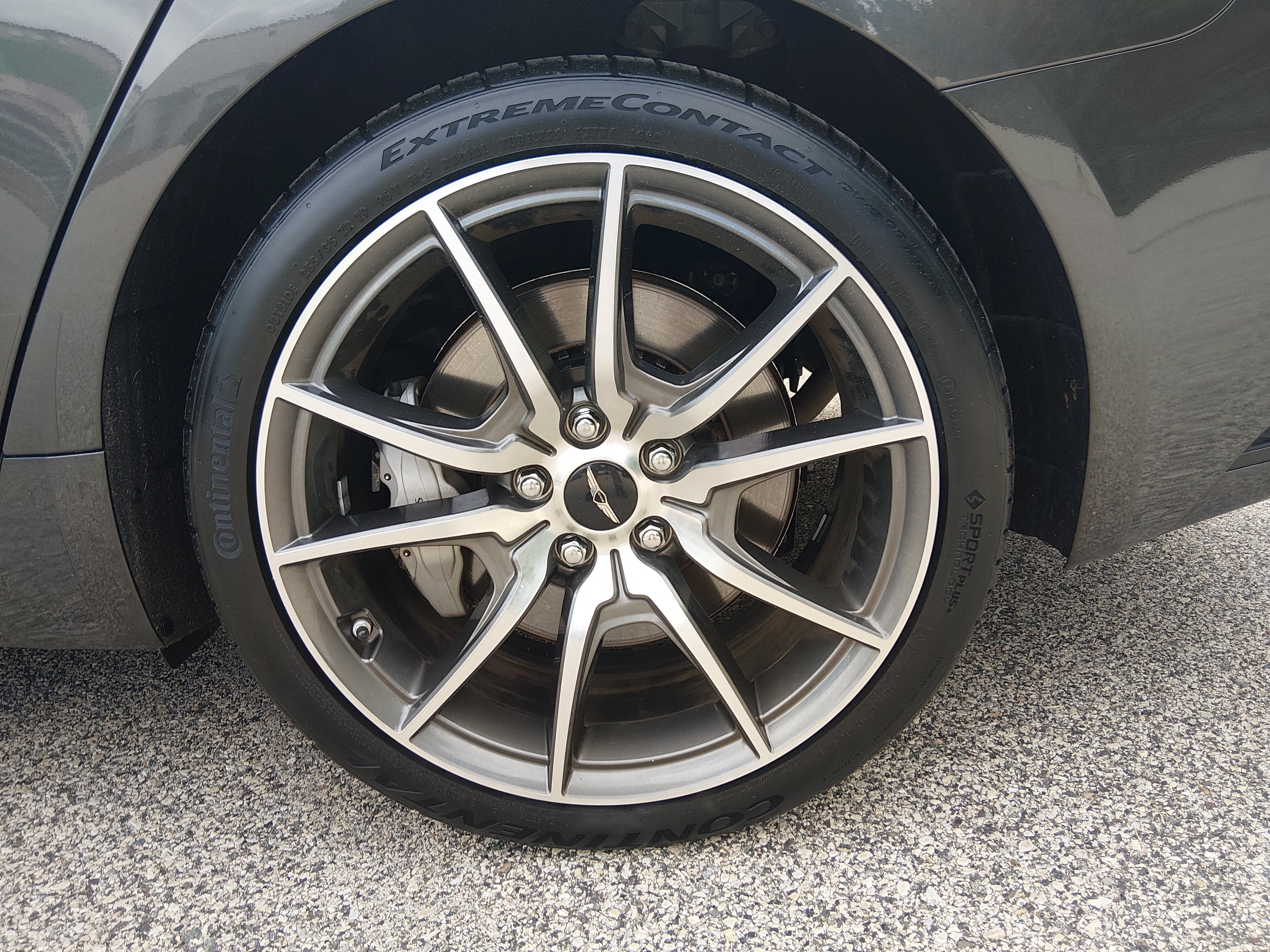 2025 GENESIS G70 Standard - Photo 10