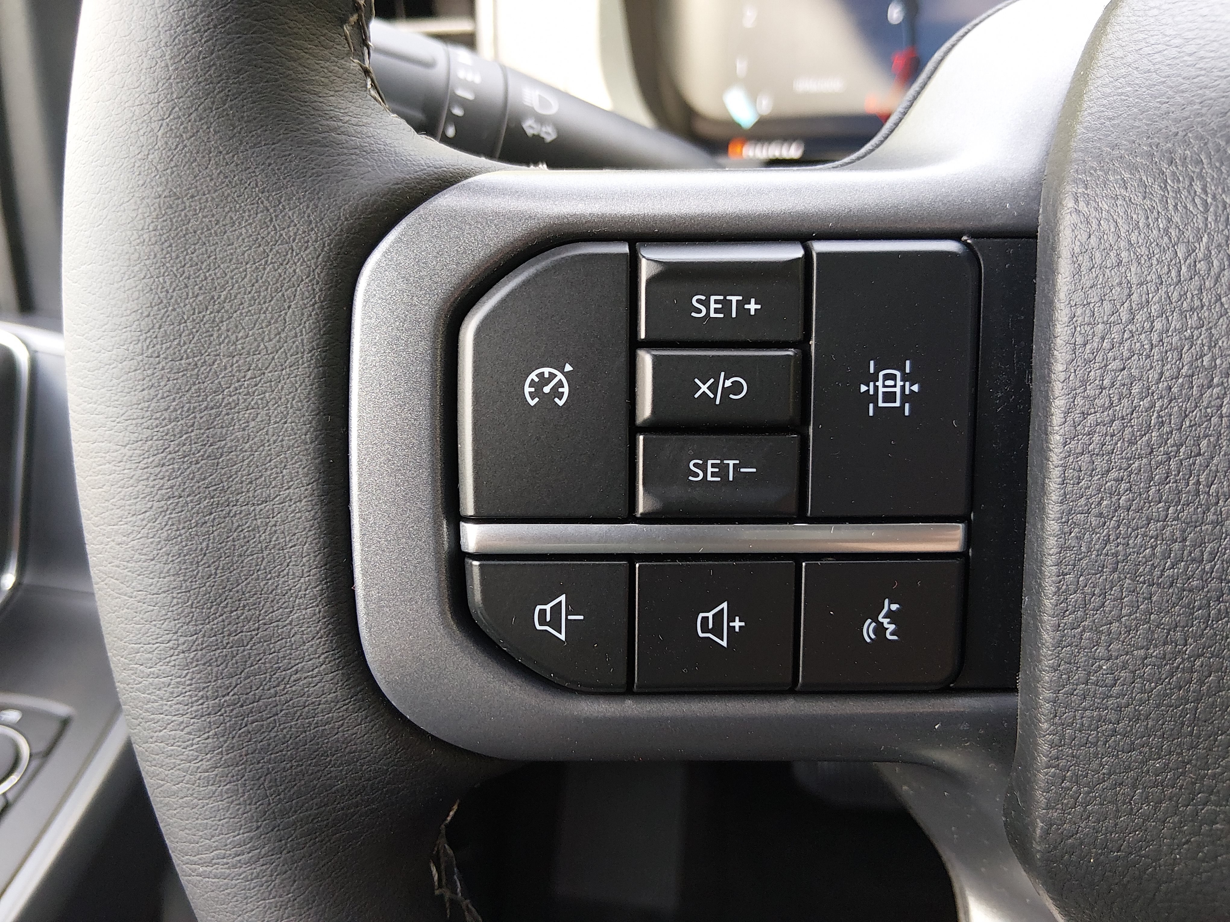 2025 Ford F-150 XLT - Photo 24