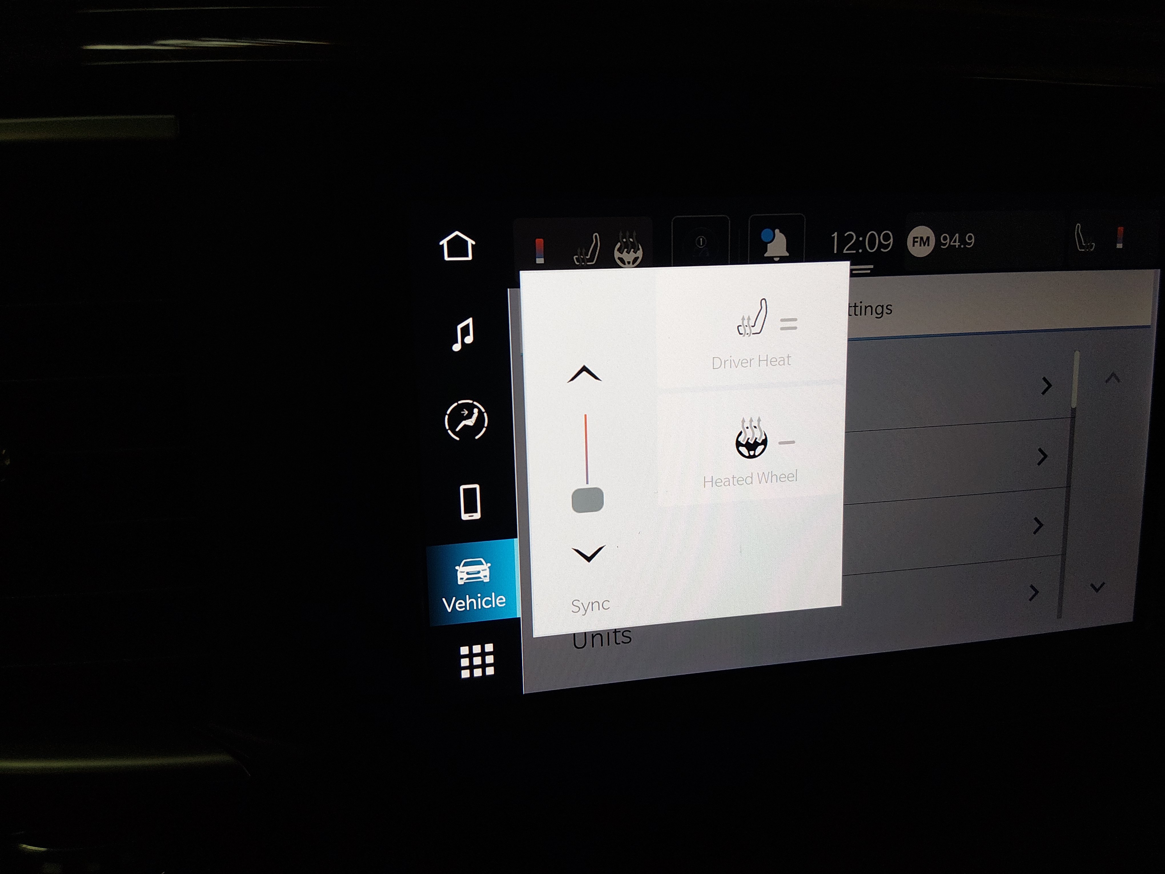 2024 Chrysler Voyager LX - Photo 18