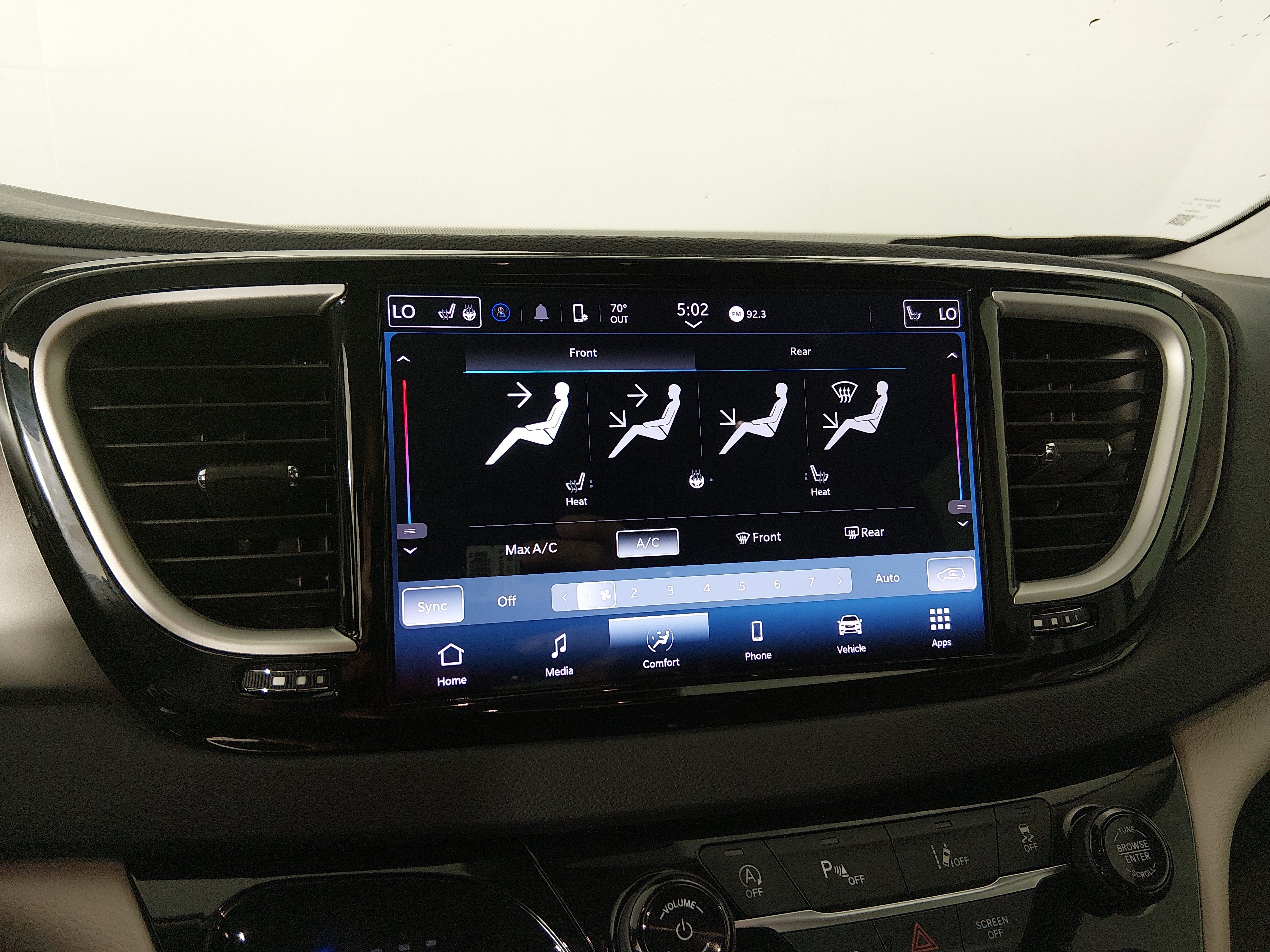 2024 Chrysler Pacifica Touring L - Photo 18