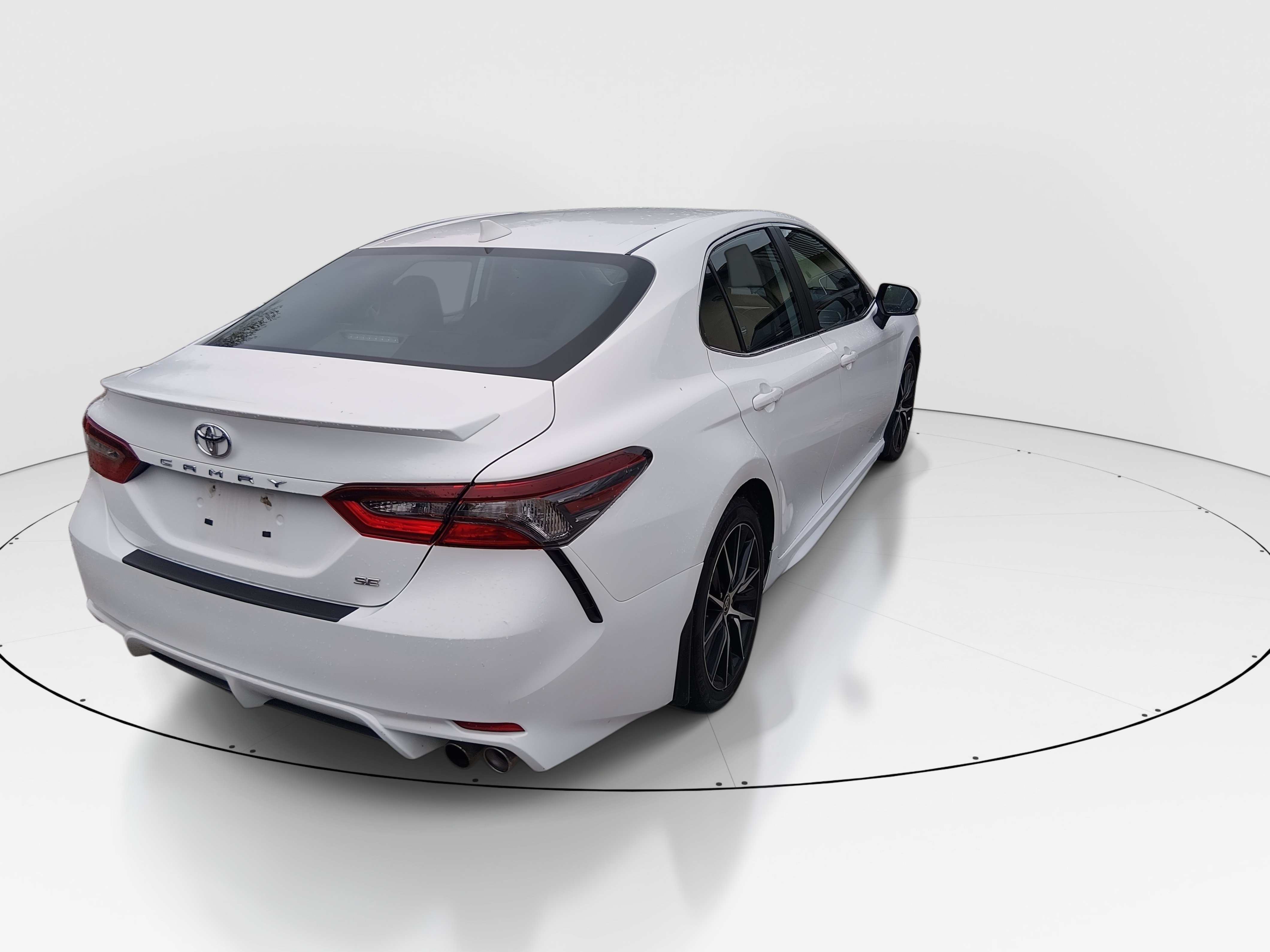 2024 Toyota Camry SE - Photo 7