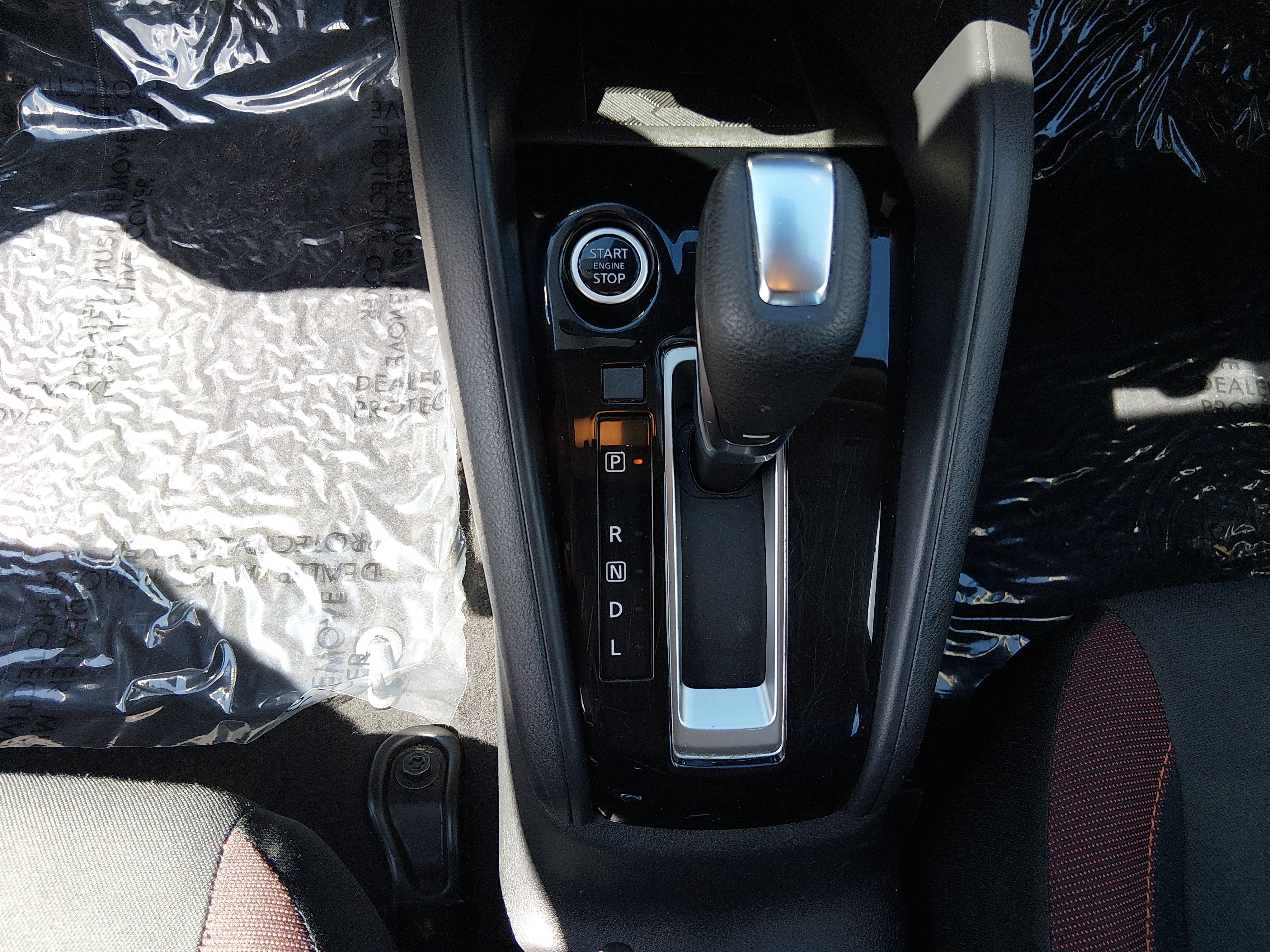 2024 Nissan Versa Sedan SR - Photo 13