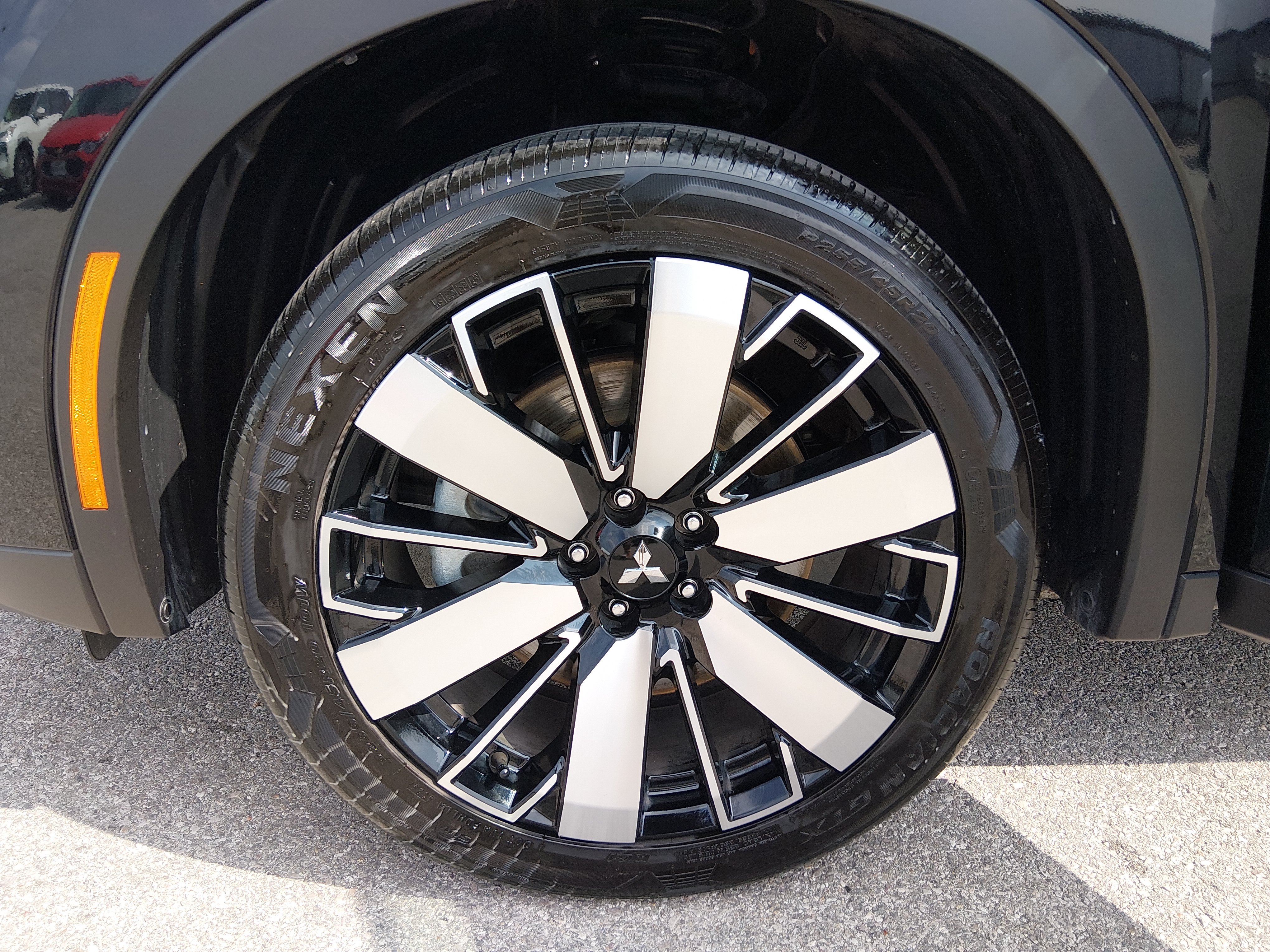 2025 Mitsubishi Outlander SE - Photo 10