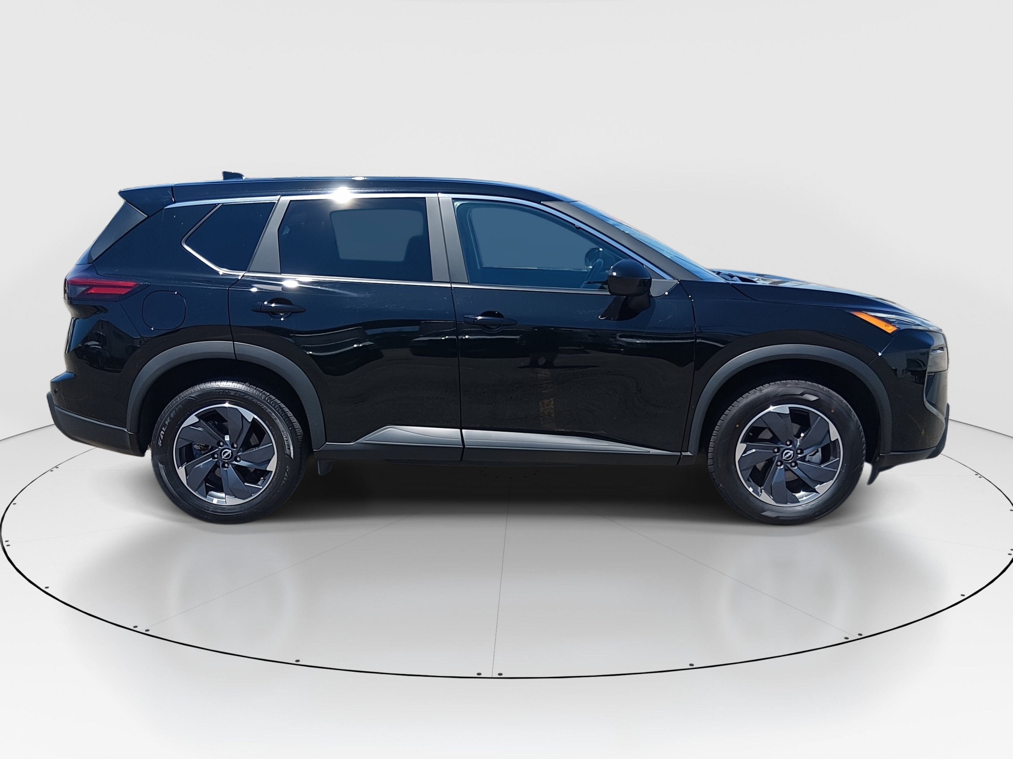 2025 Nissan Rogue SV - Photo 8