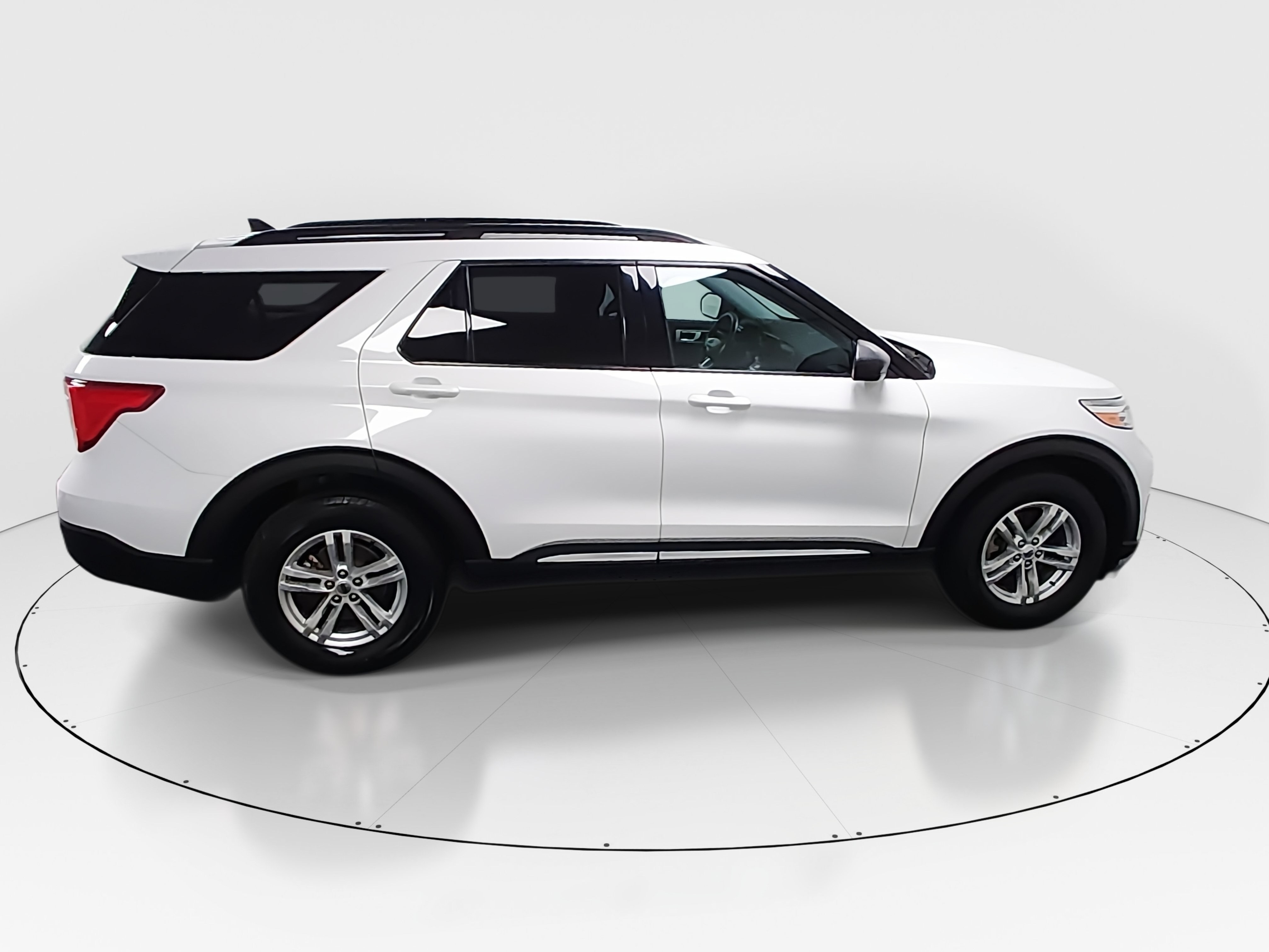 2022 Ford Explorer XLT - Photo 8