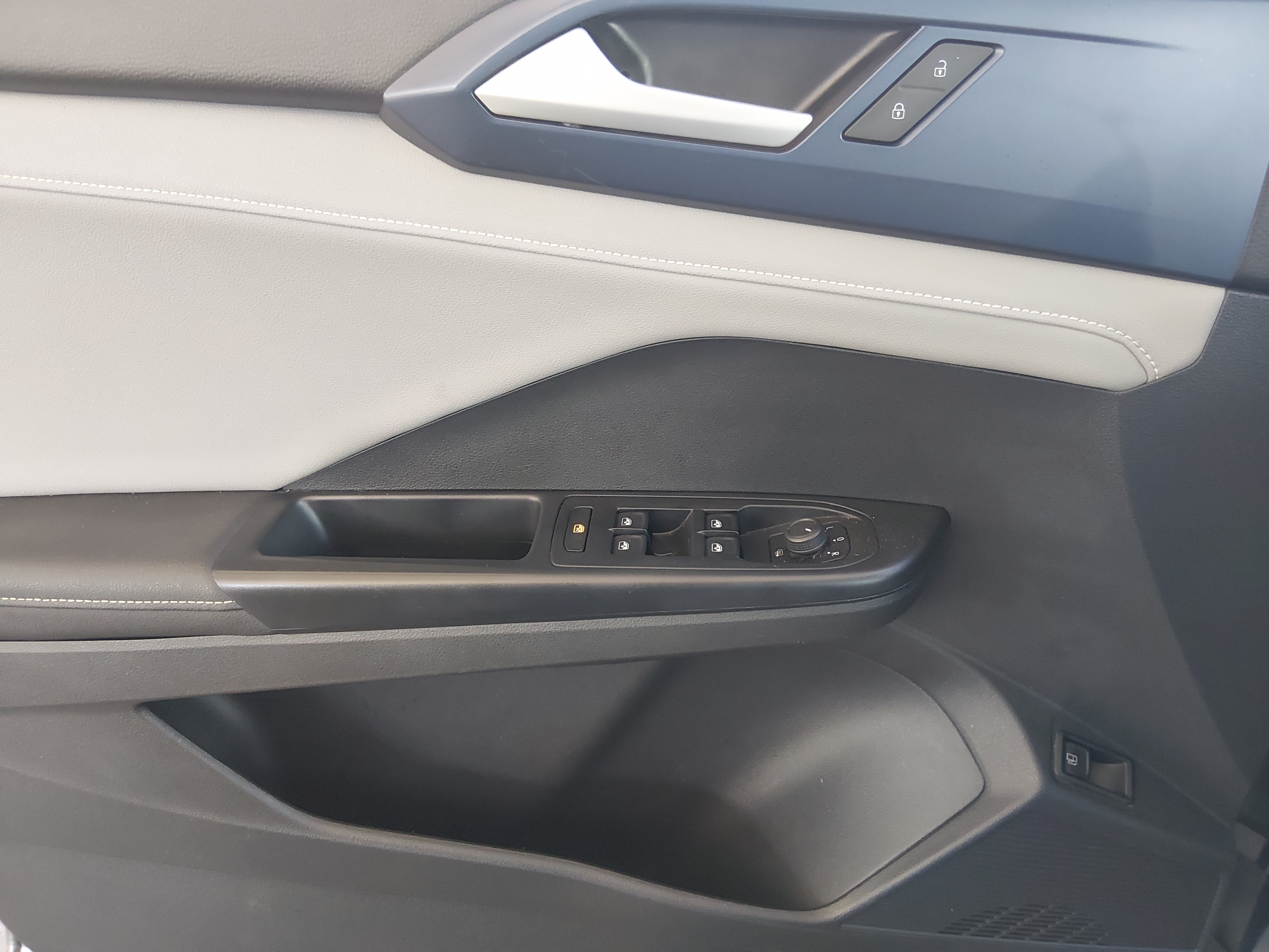 2024 Volkswagen Taos SE - Photo 19