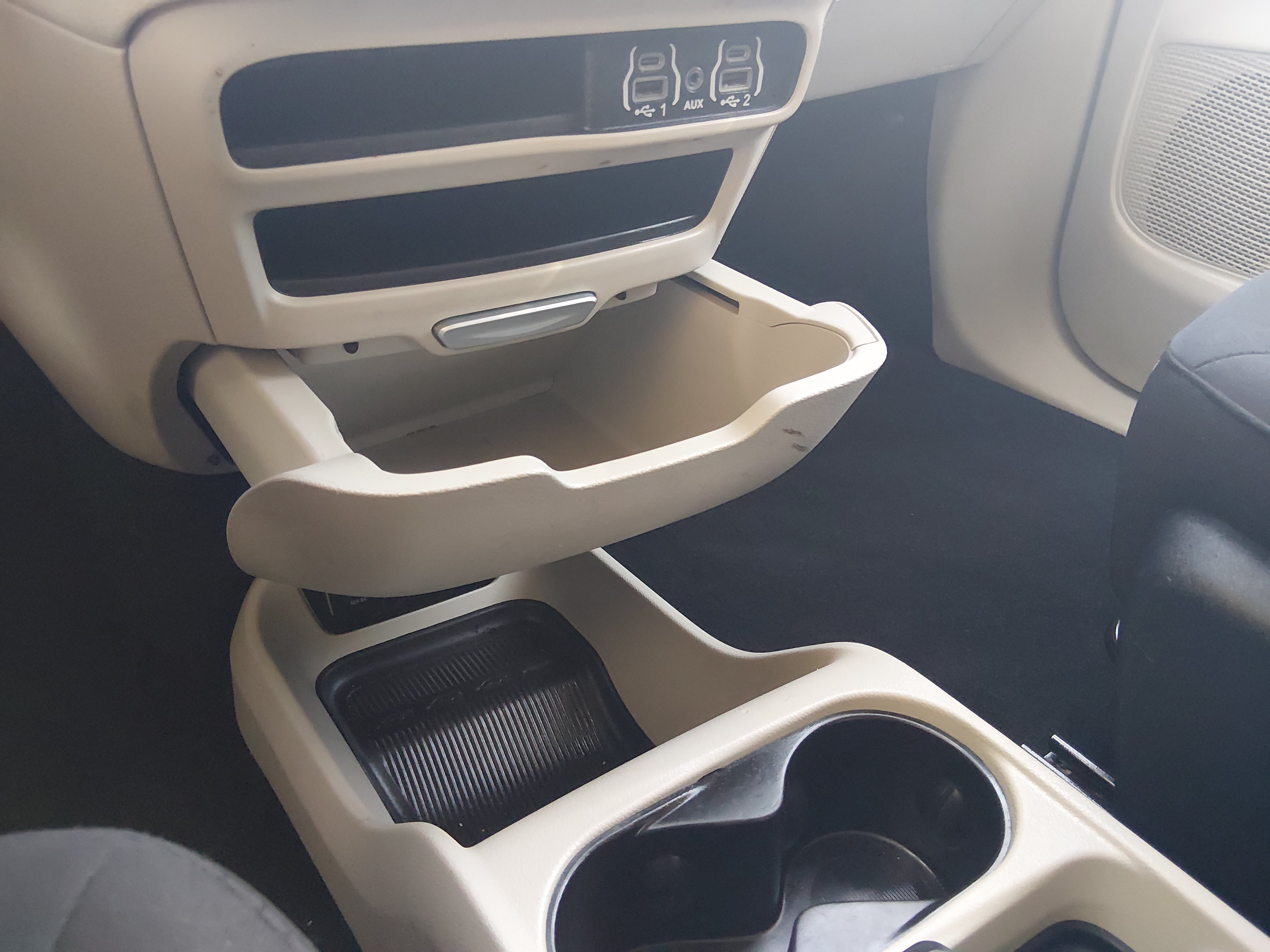 2023 Chrysler Voyager LX - Photo 19