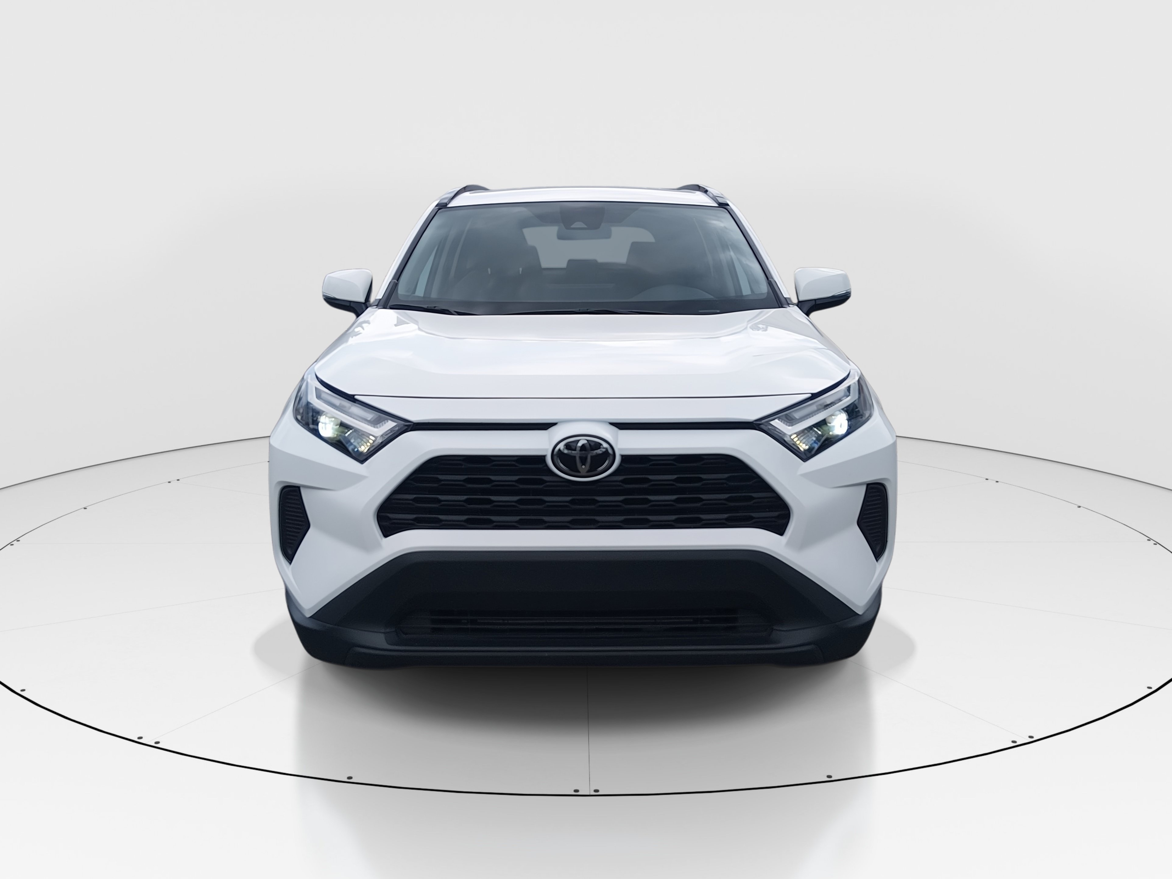 2024 Toyota RAV4 XLE - Photo 2