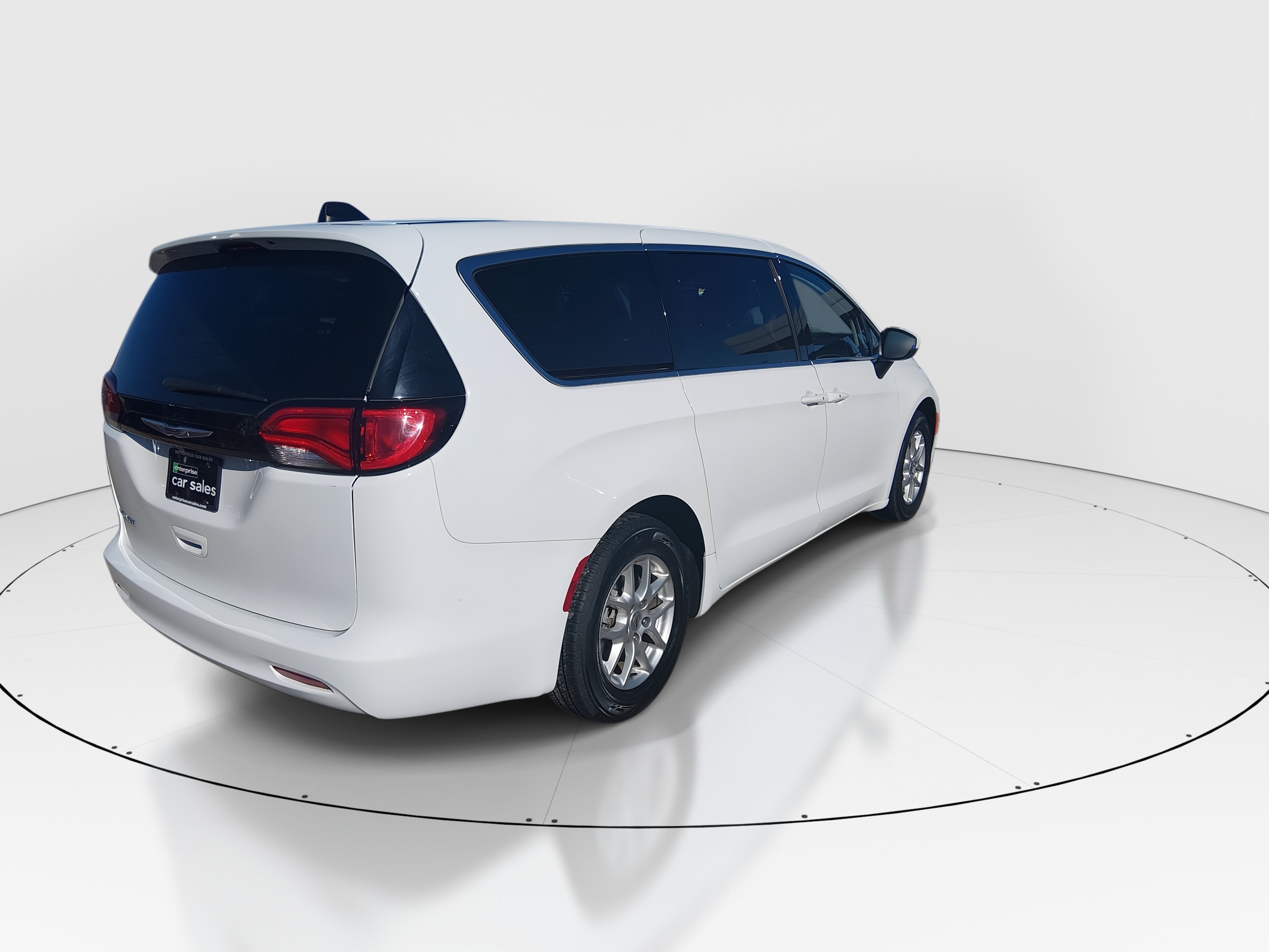2023 Chrysler Voyager LX - Photo 7