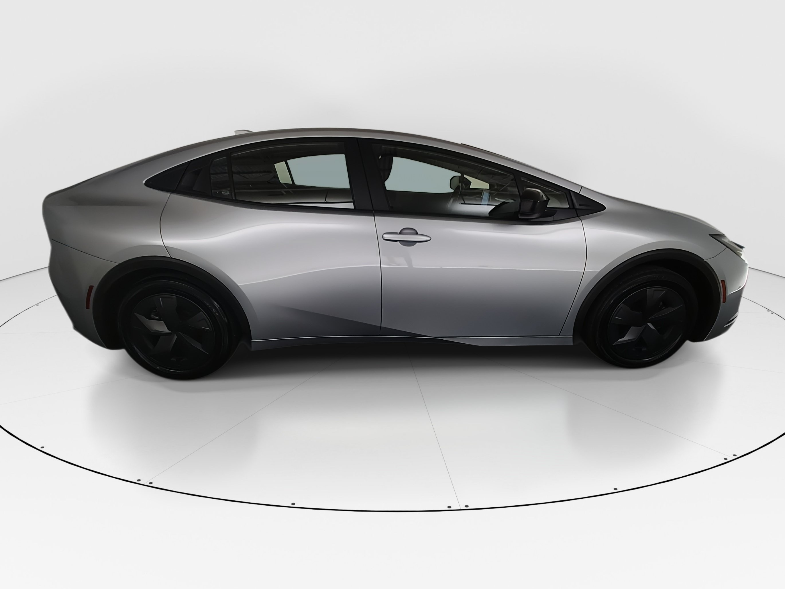 2025 Toyota Prius LE - Photo 8