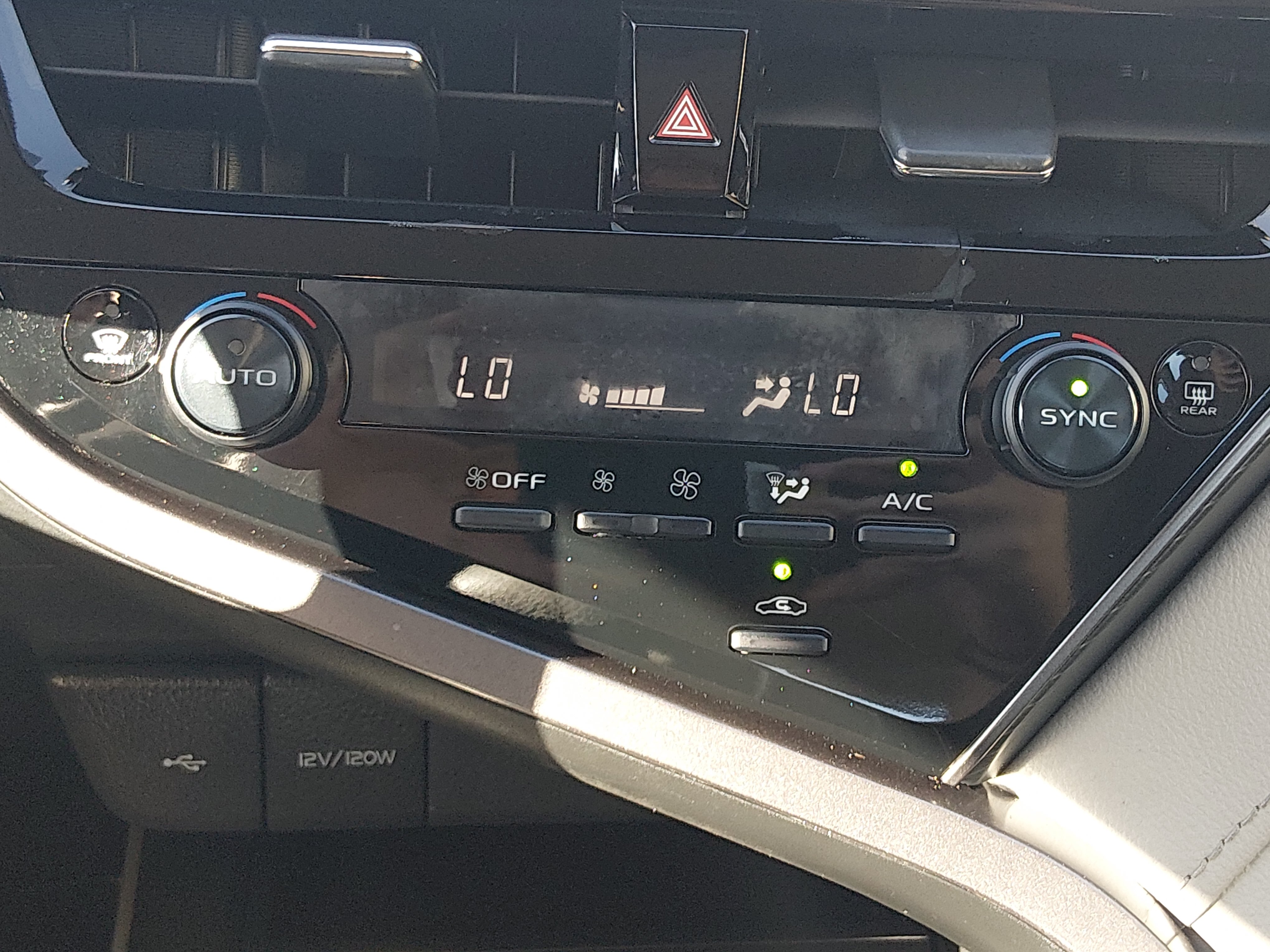 2024 Toyota Camry LE - Photo 18