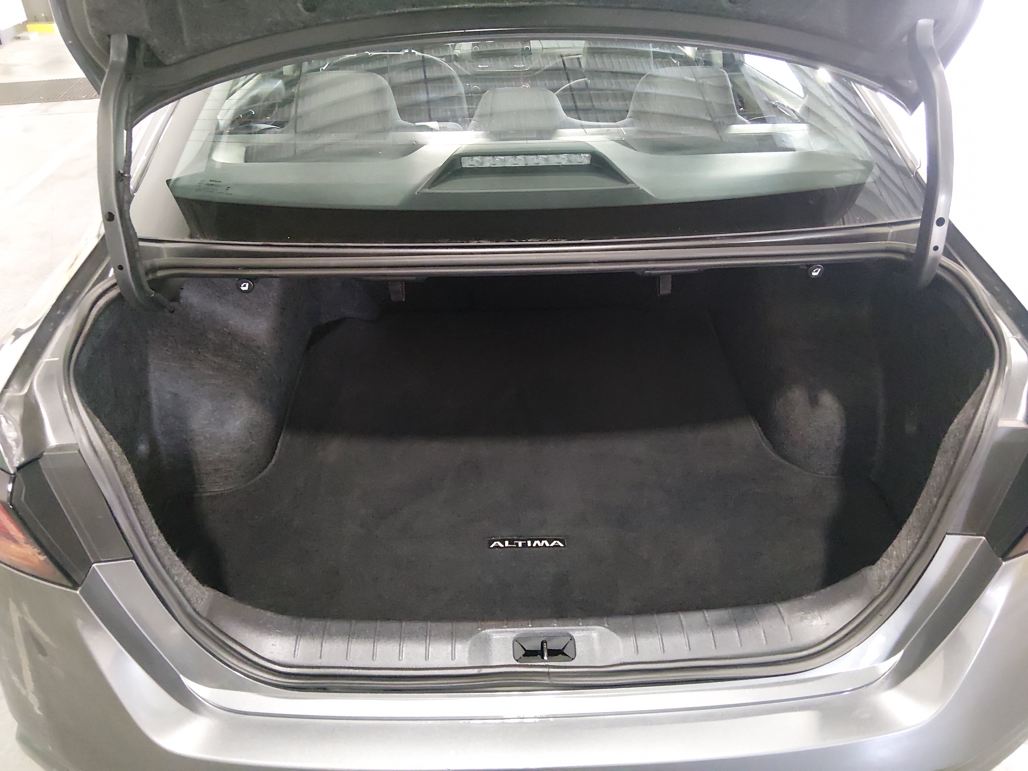 2025 Nissan Altima SV - Photo 11
