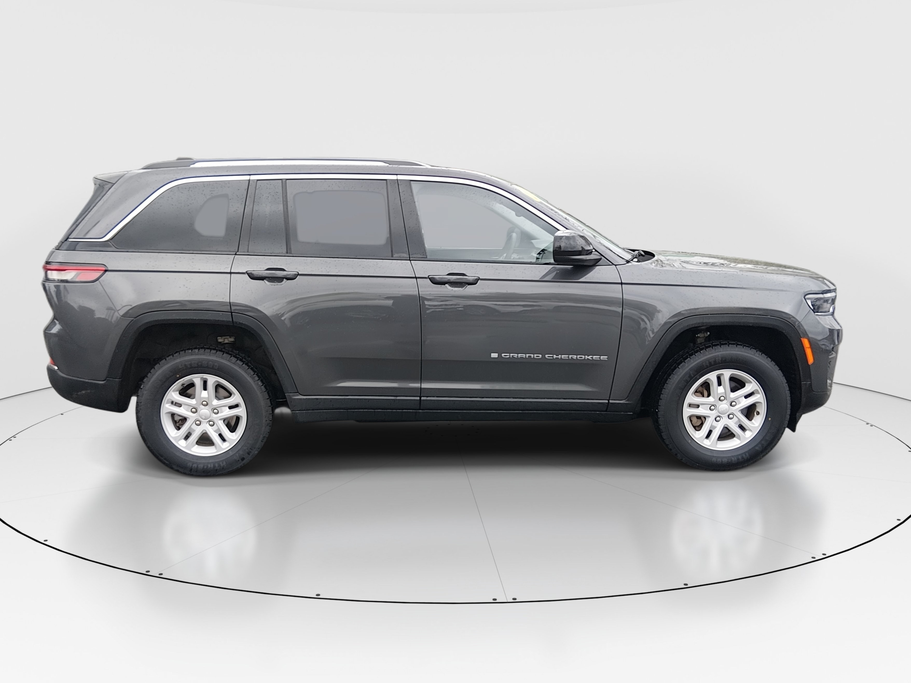 2023 Jeep Grand Cherokee Laredo - Photo 8