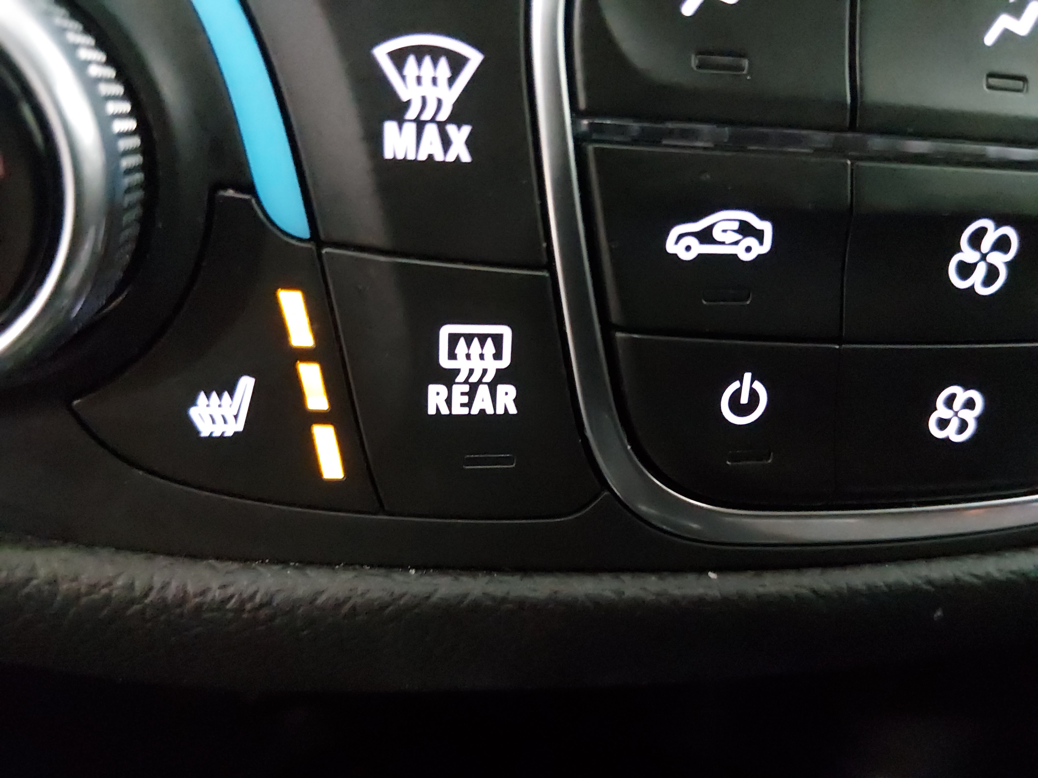 2024 Chevrolet Equinox LT - Photo 18