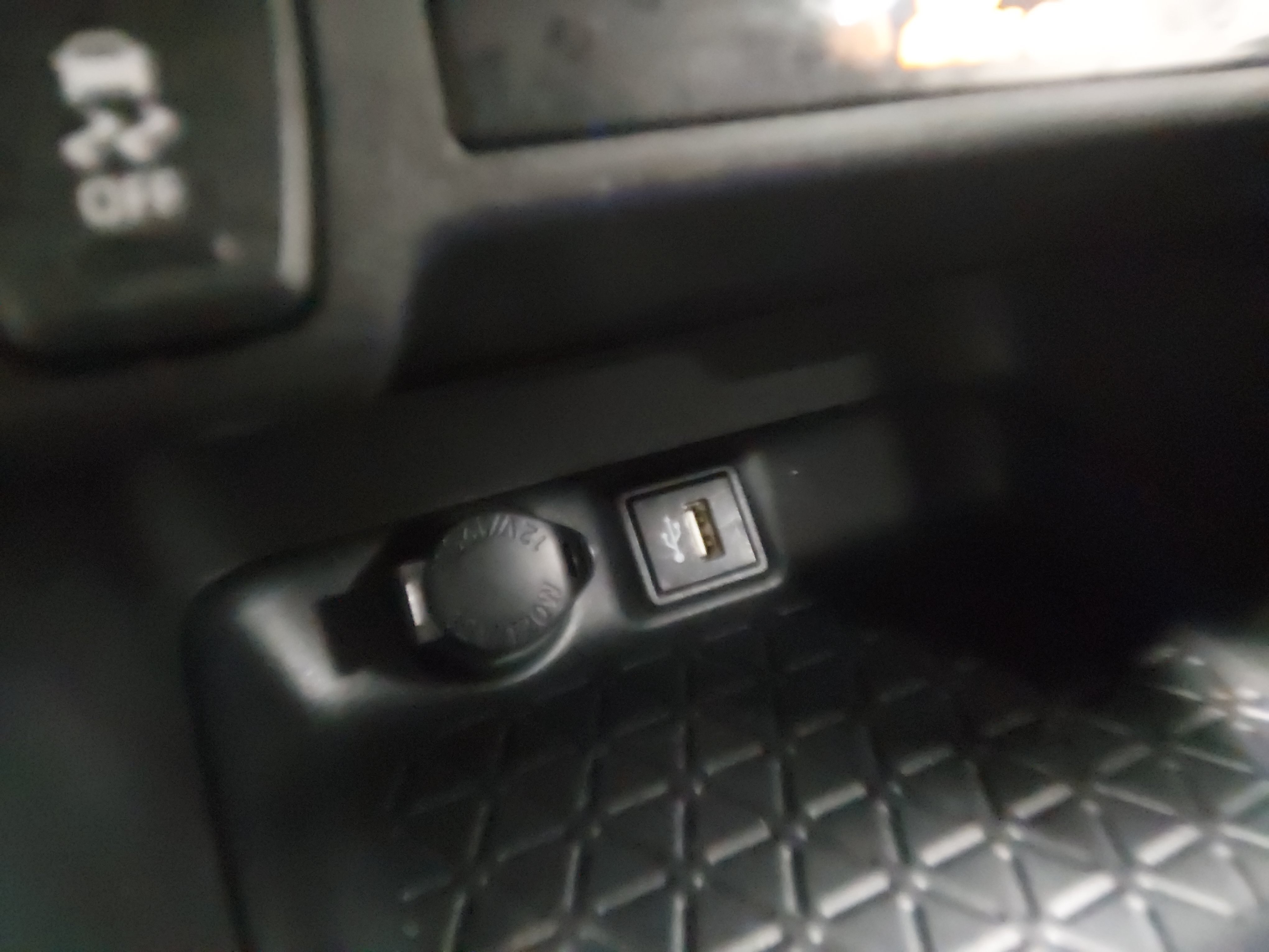 2025 Toyota RAV4 LE - Photo 17