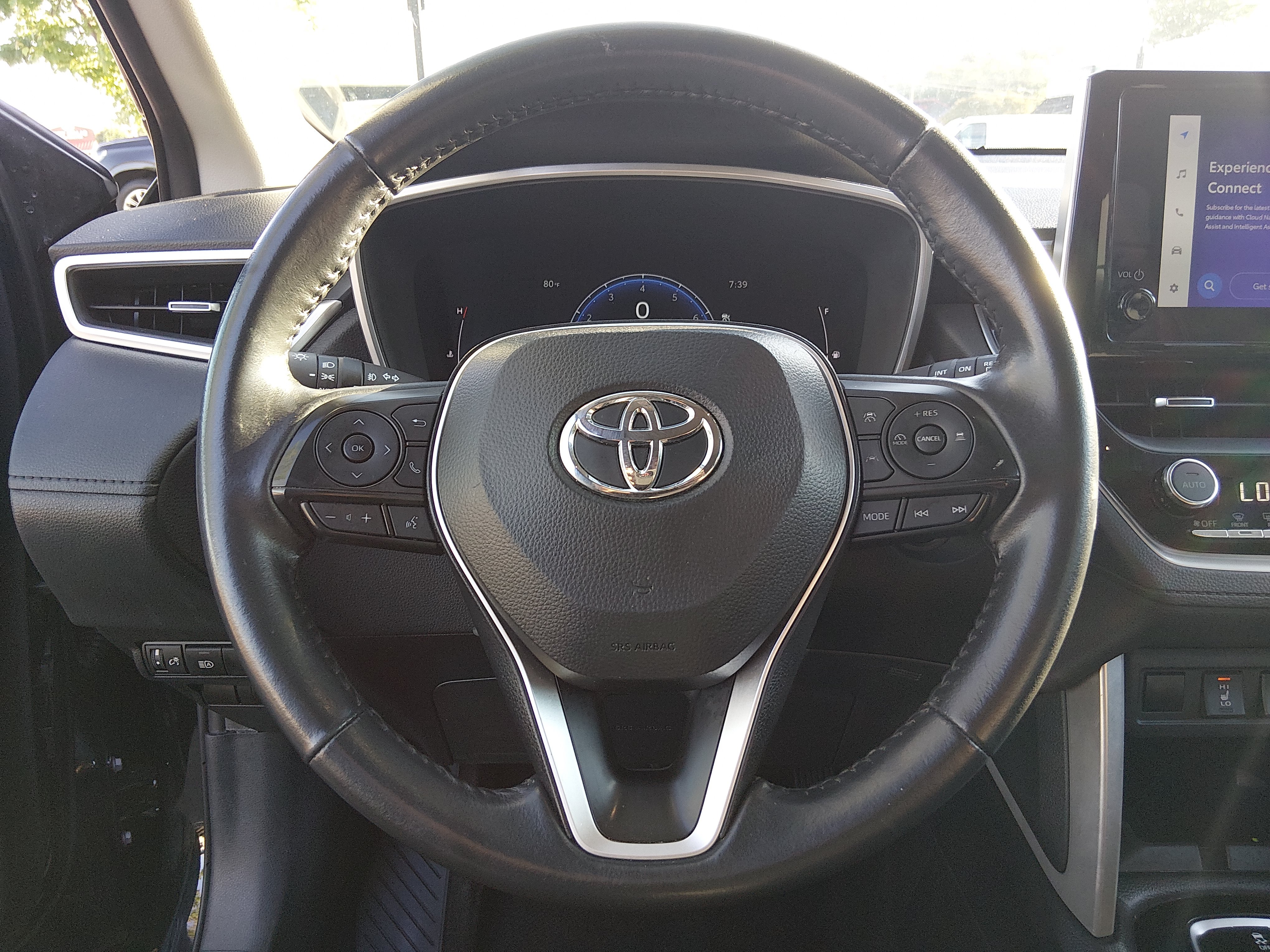 2024 Toyota Corolla Cross XLE - Photo 12