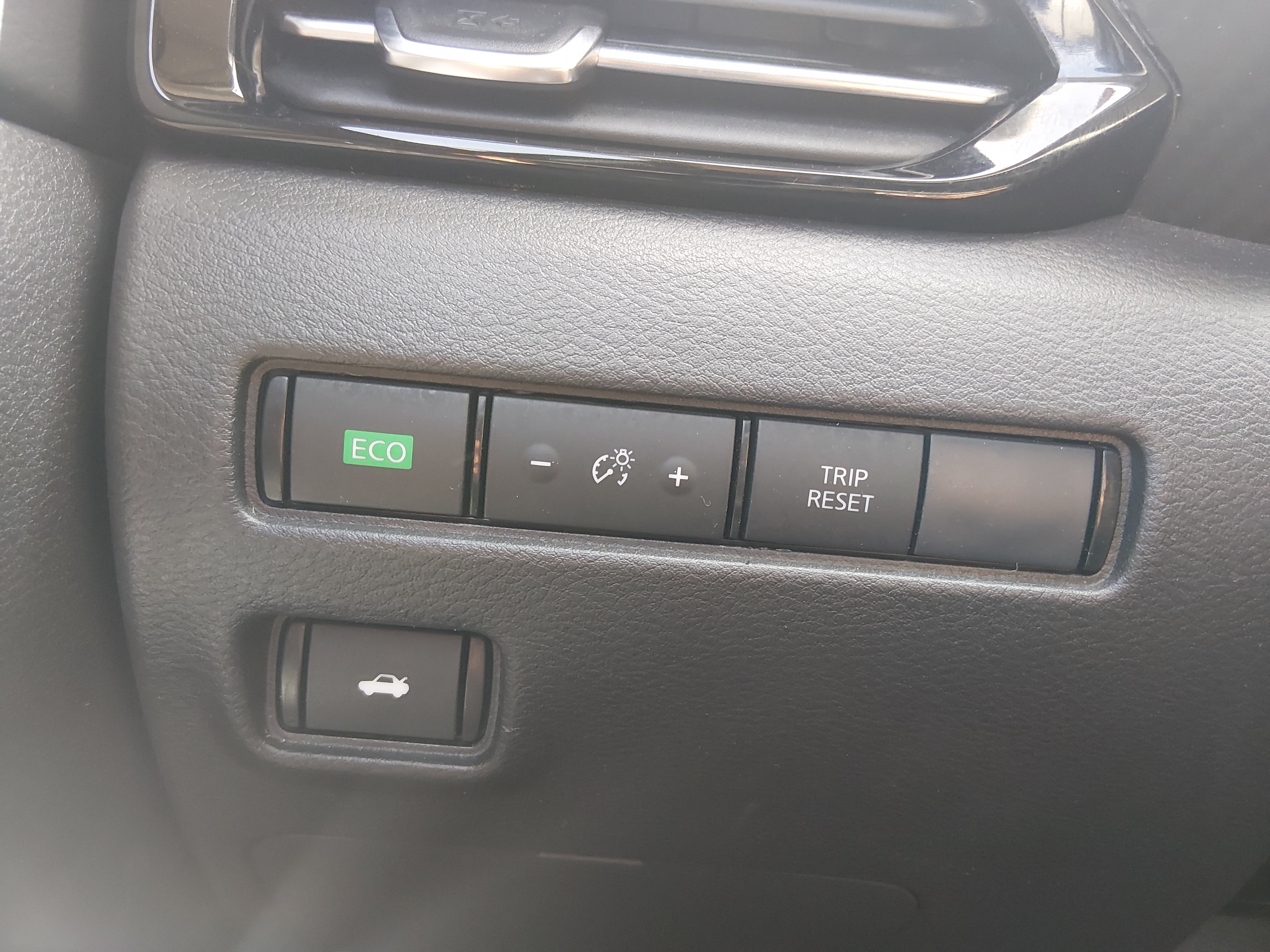 2025 Nissan Sentra SR - Photo 13