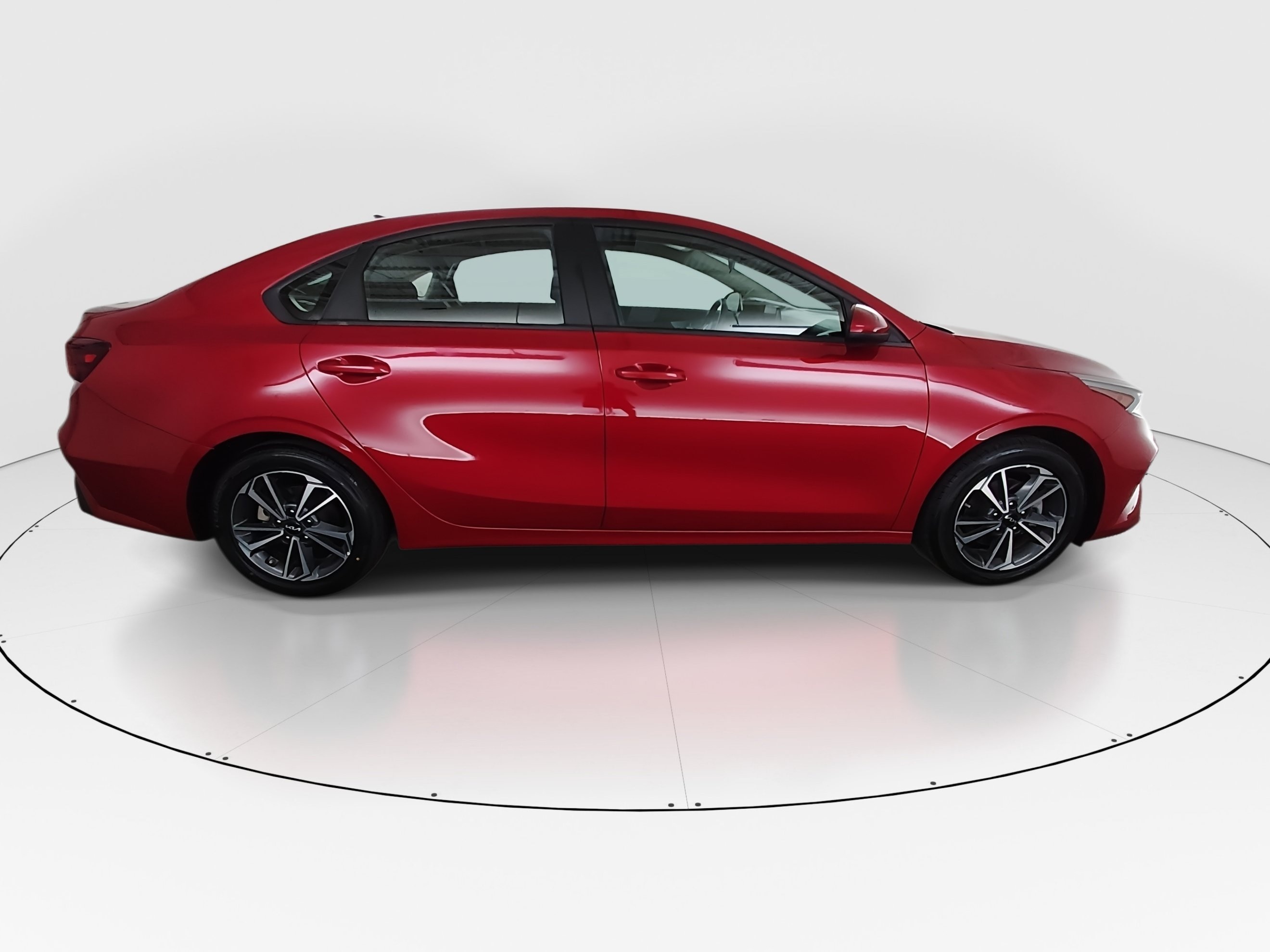 2024 Kia Forte LXS - Photo 8