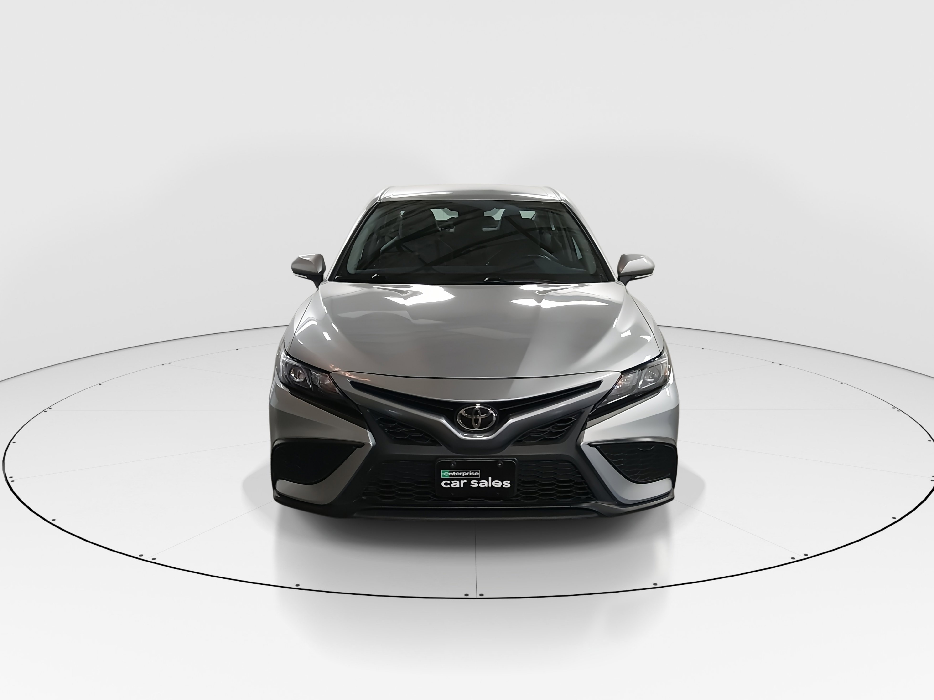 2024 Toyota Camry SE - Photo 2