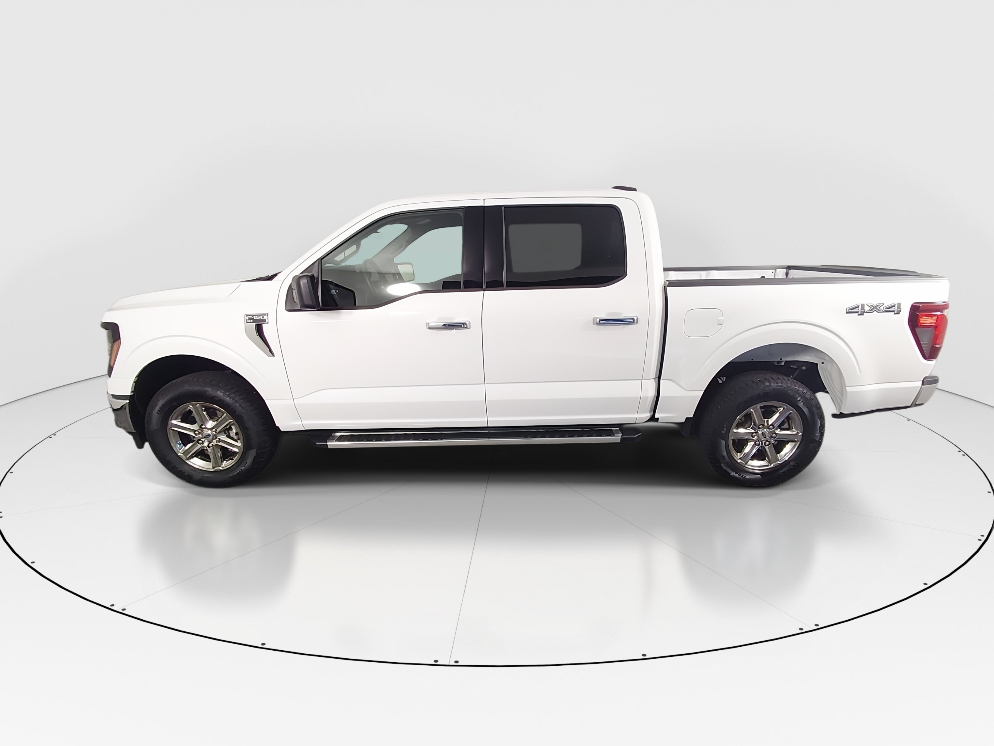 2025 Ford F-150 XLT 4WD SuperCrew 5.5' Box 4