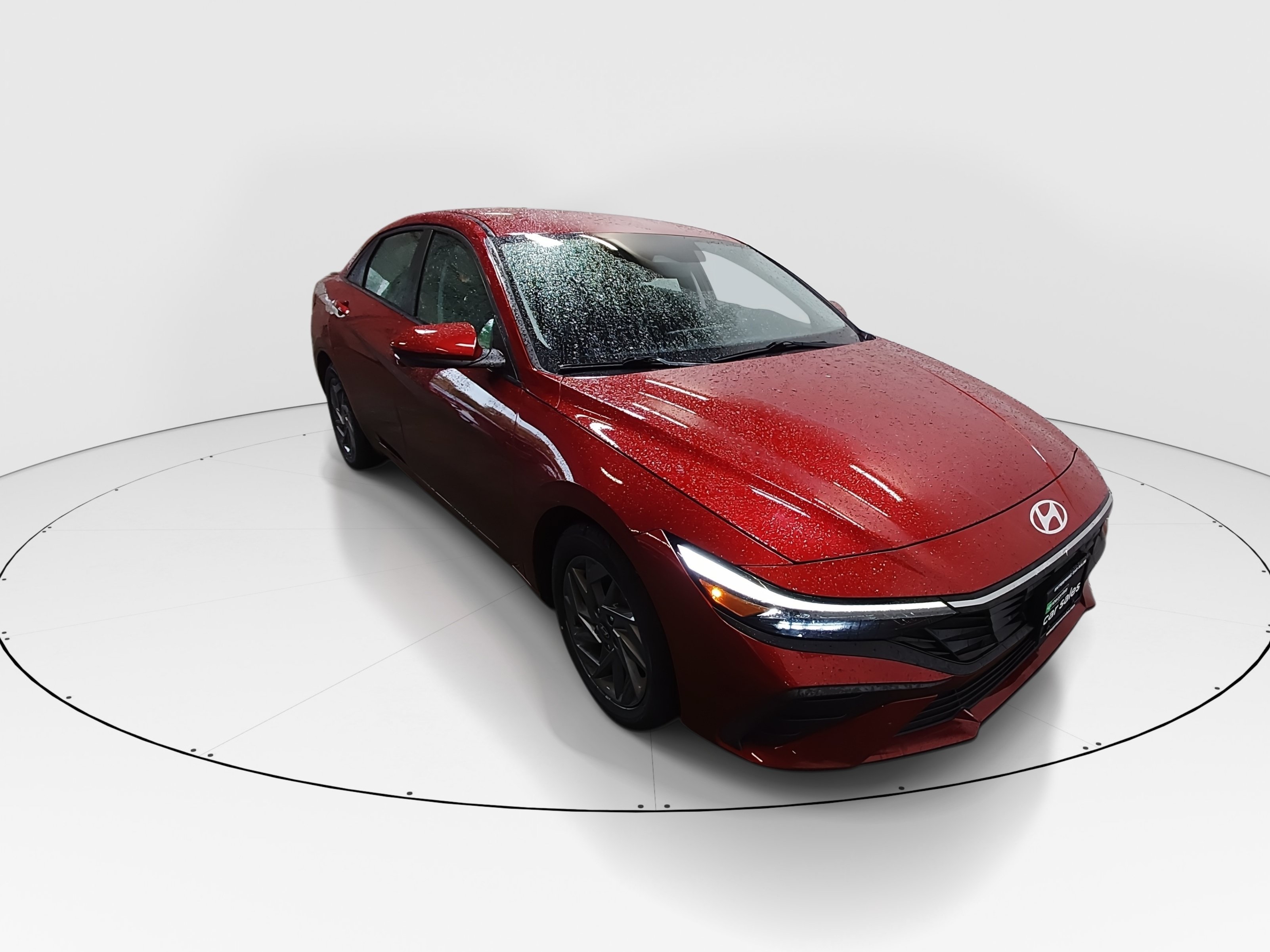 2024 Hyundai Elantra SEL IVT — front three-quarter view