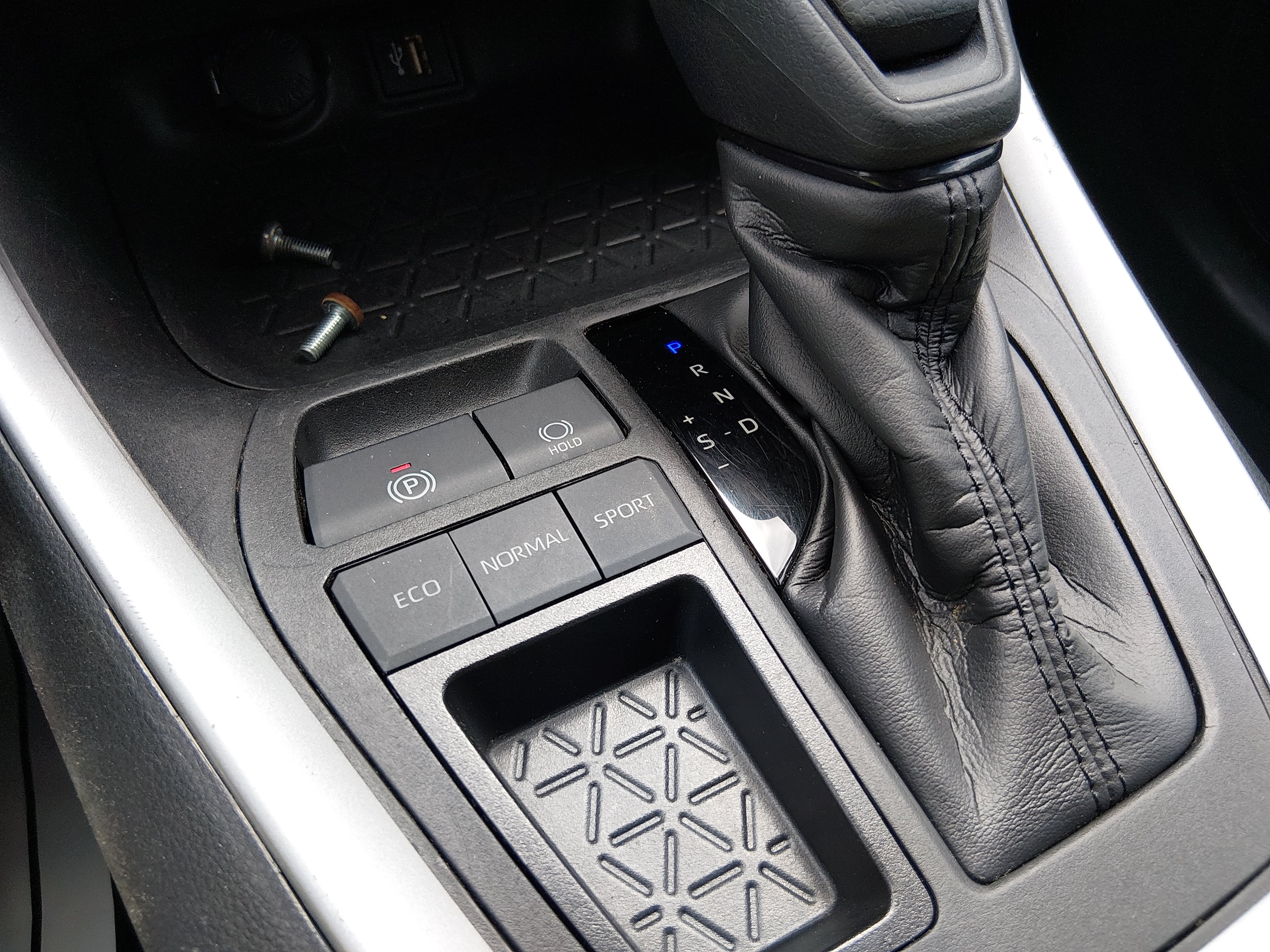 2023 Toyota RAV4 XLE - Photo 17