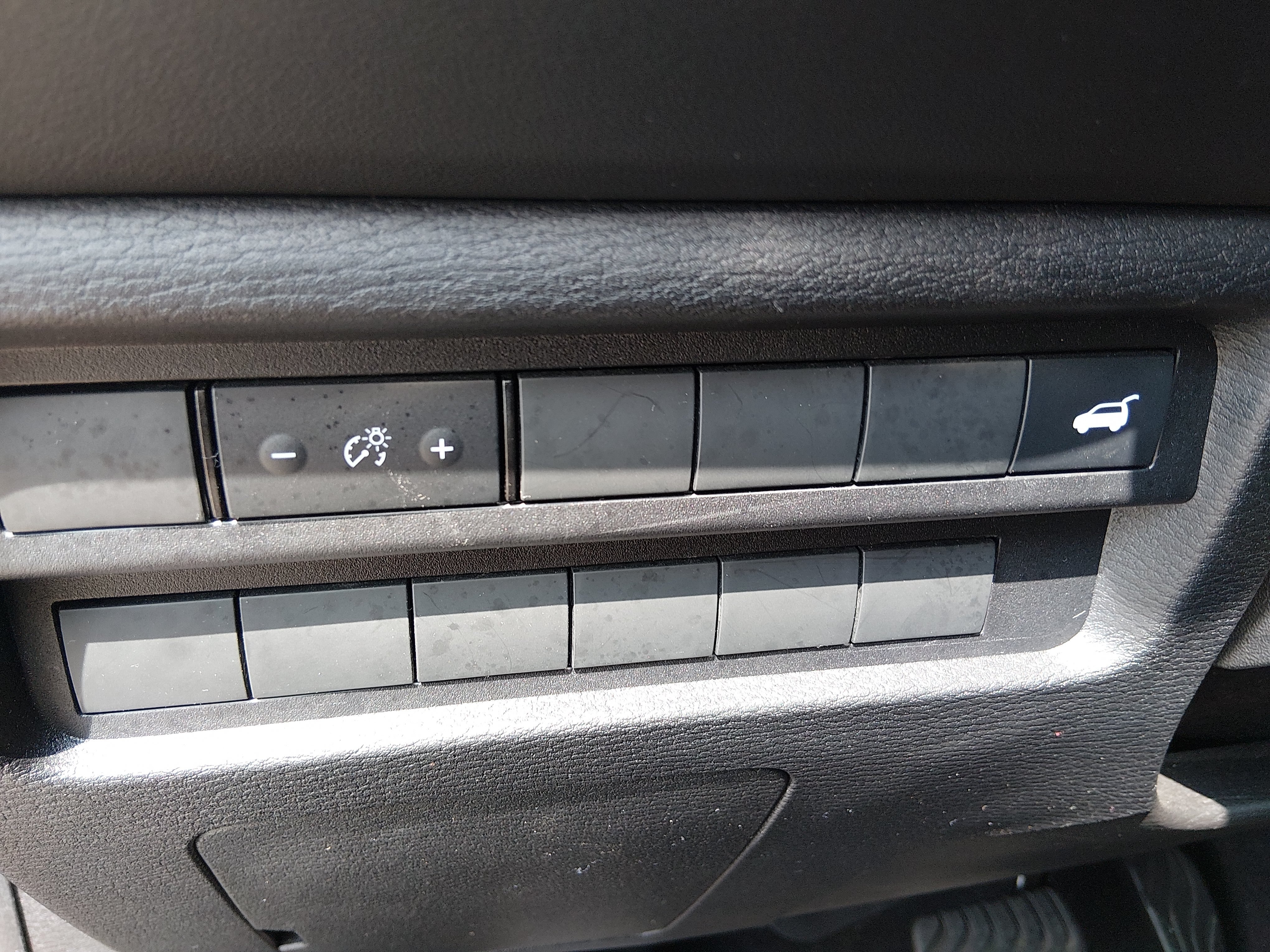 2025 Mitsubishi Outlander SE - Photo 13