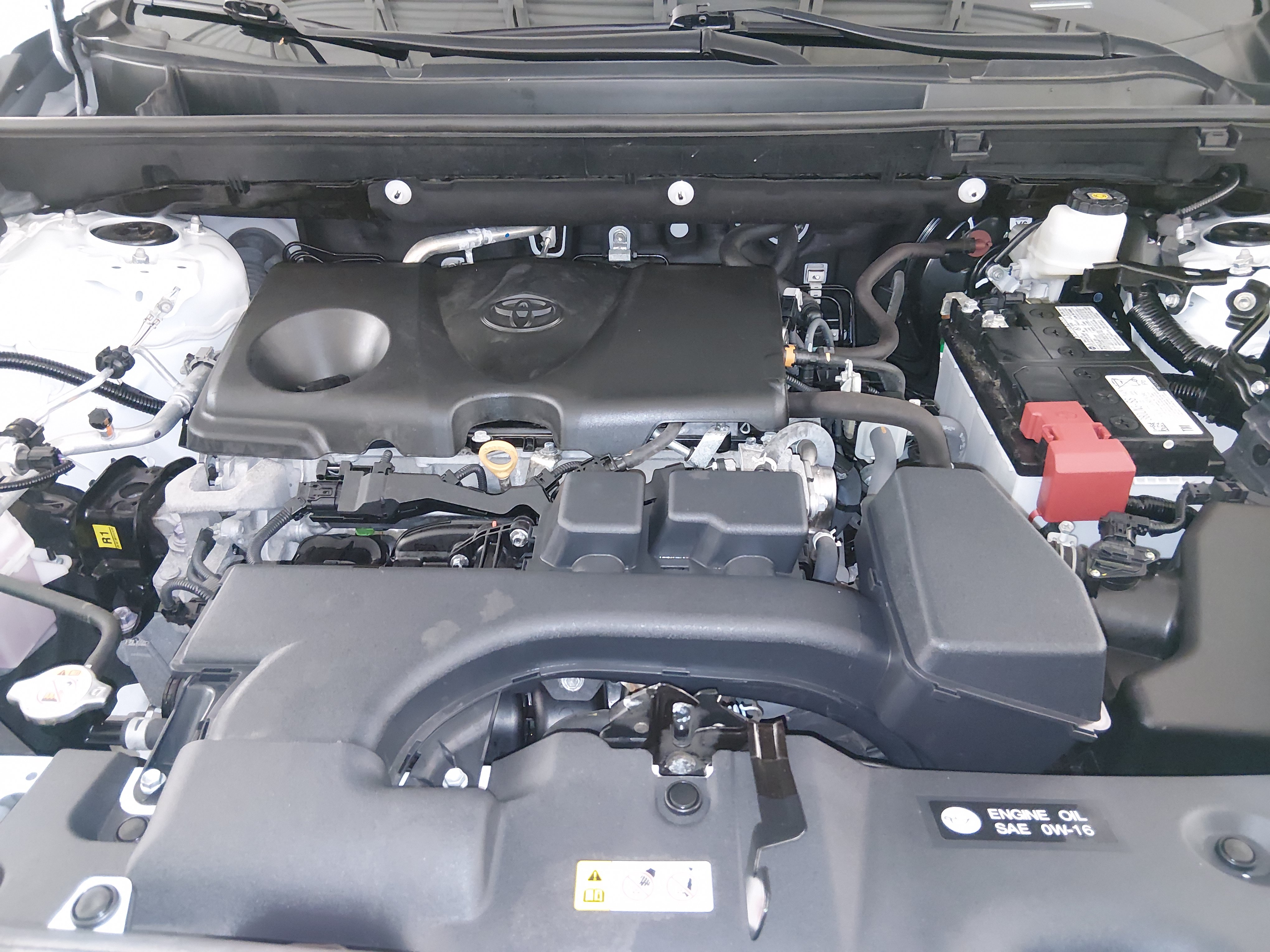 2024 Toyota RAV4 XLE - Photo 9