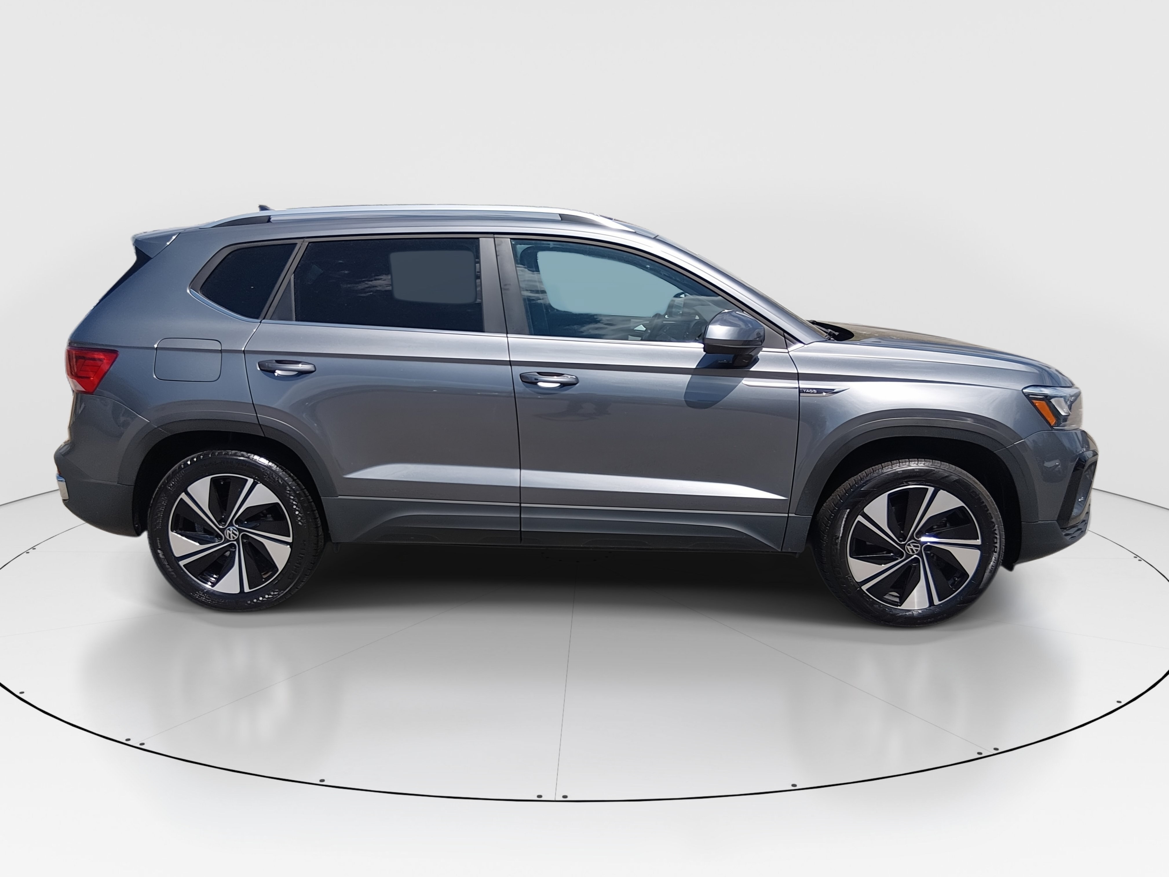 2024 Volkswagen Taos SE - Photo 8