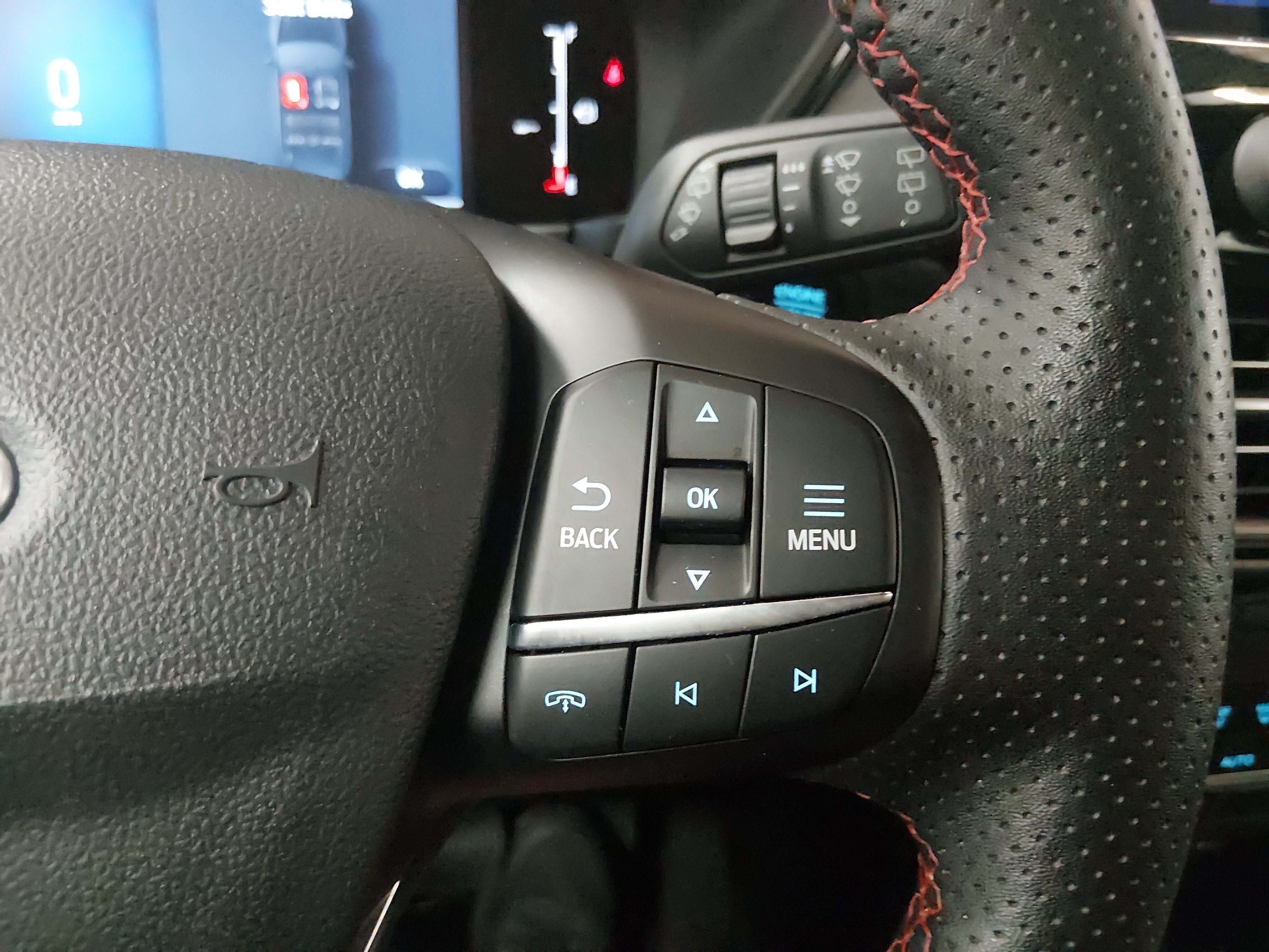 2025 Ford Escape ST-Line Select - Photo 19