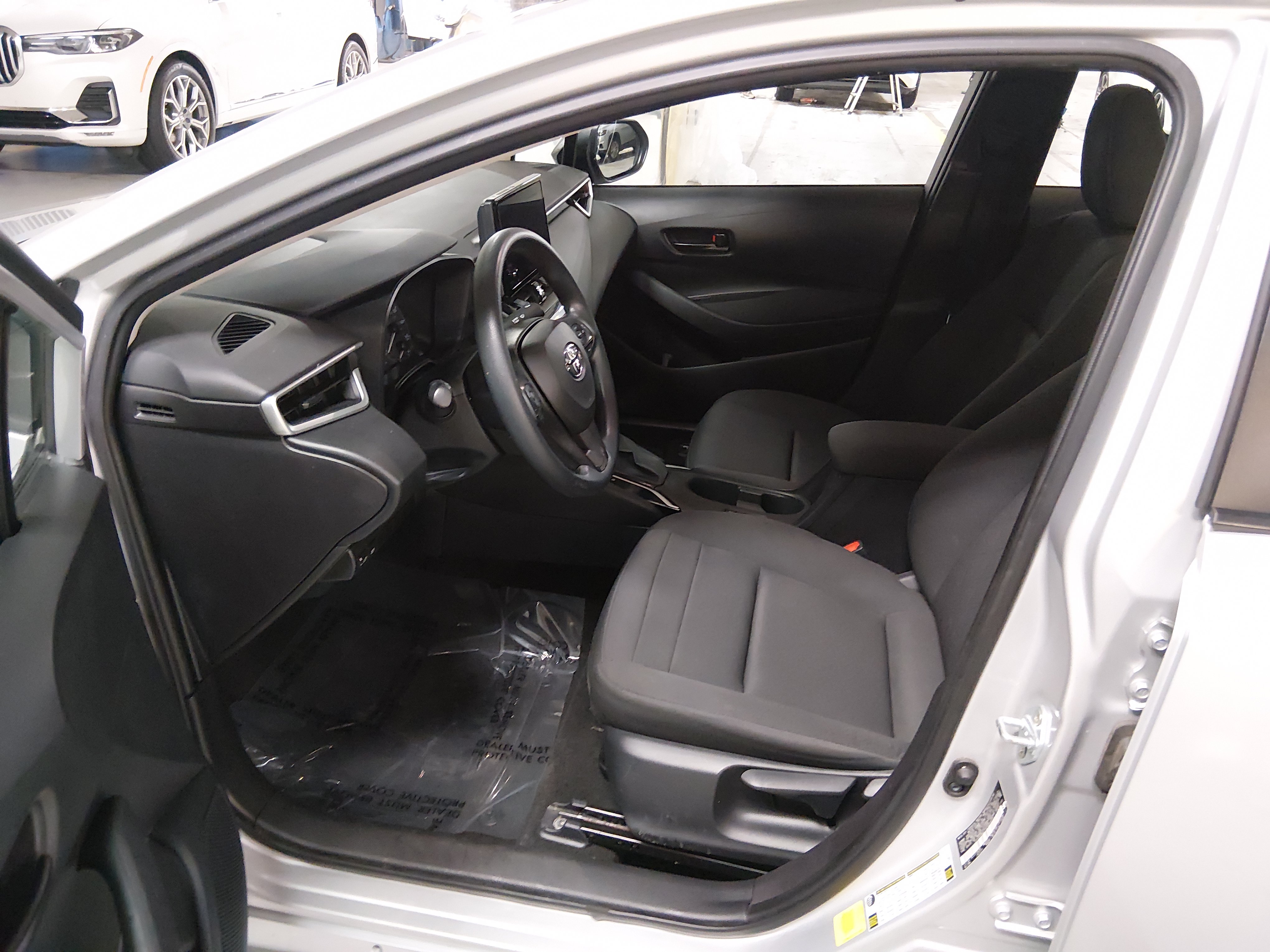 2023 Toyota Corolla LE - Photo 17