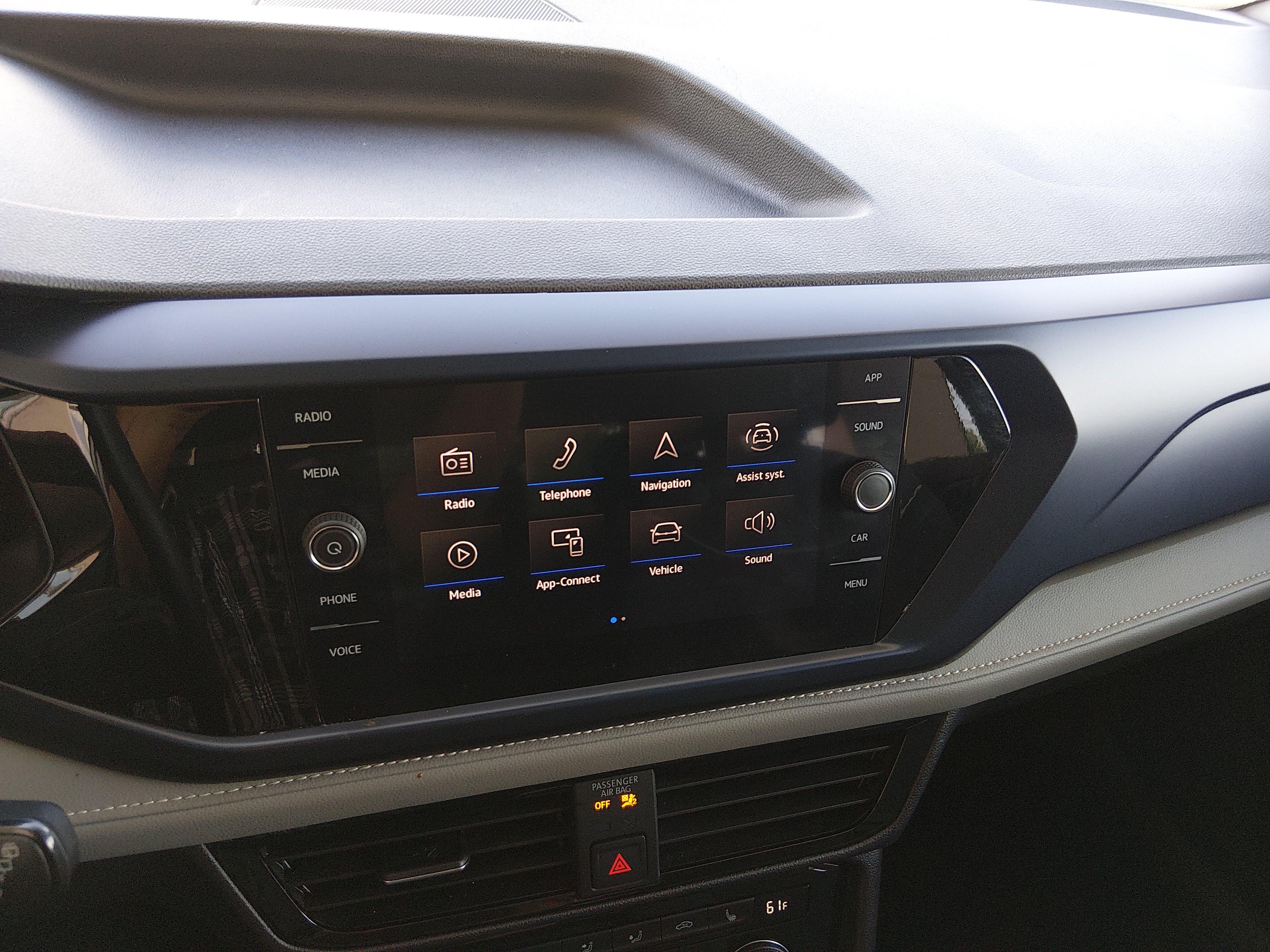 2024 Volkswagen Taos SE - Photo 17