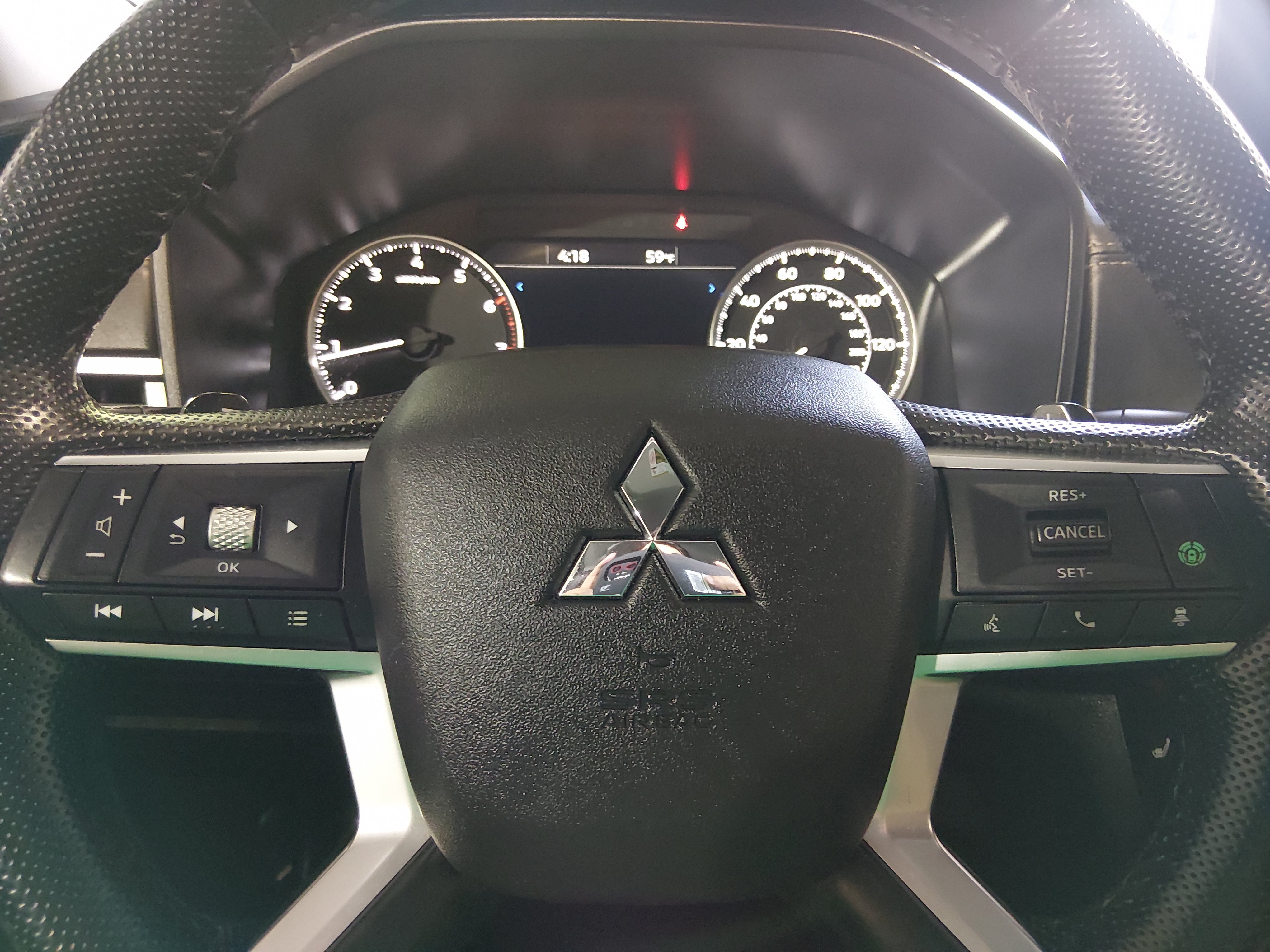 2024 Mitsubishi Outlander SE - Photo 12