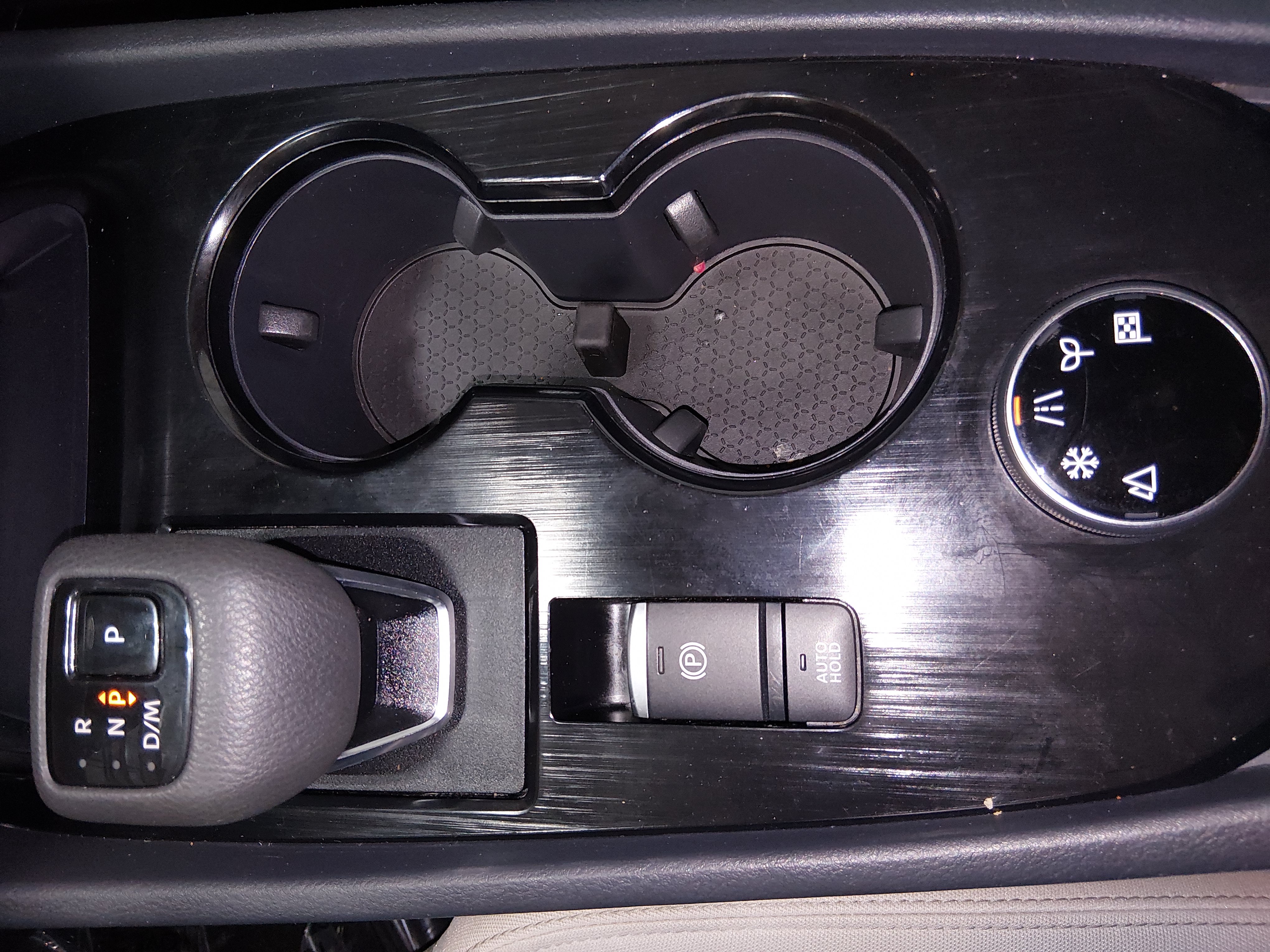 2024 Nissan Rogue SV - Photo 13